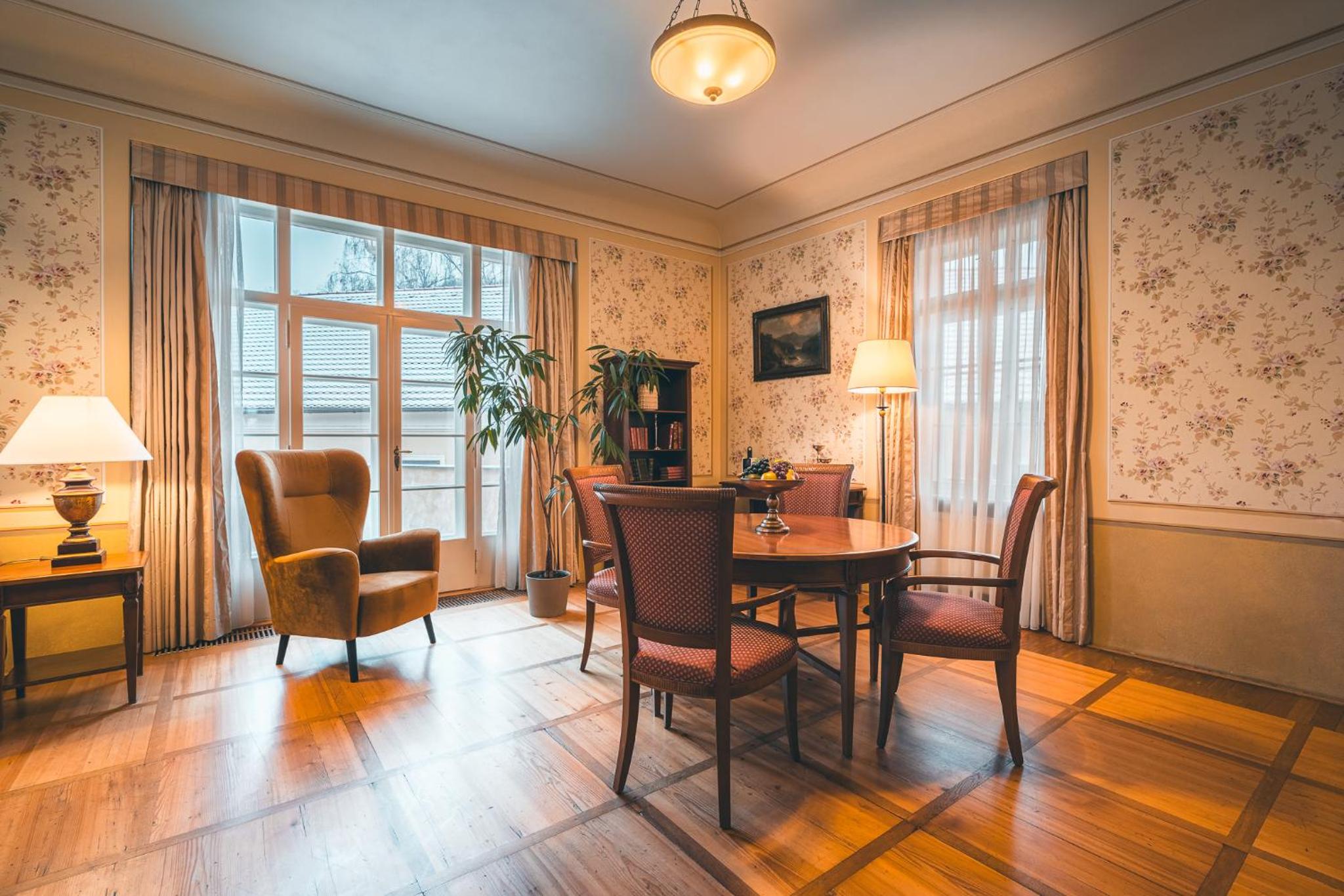Apartment with Balcony