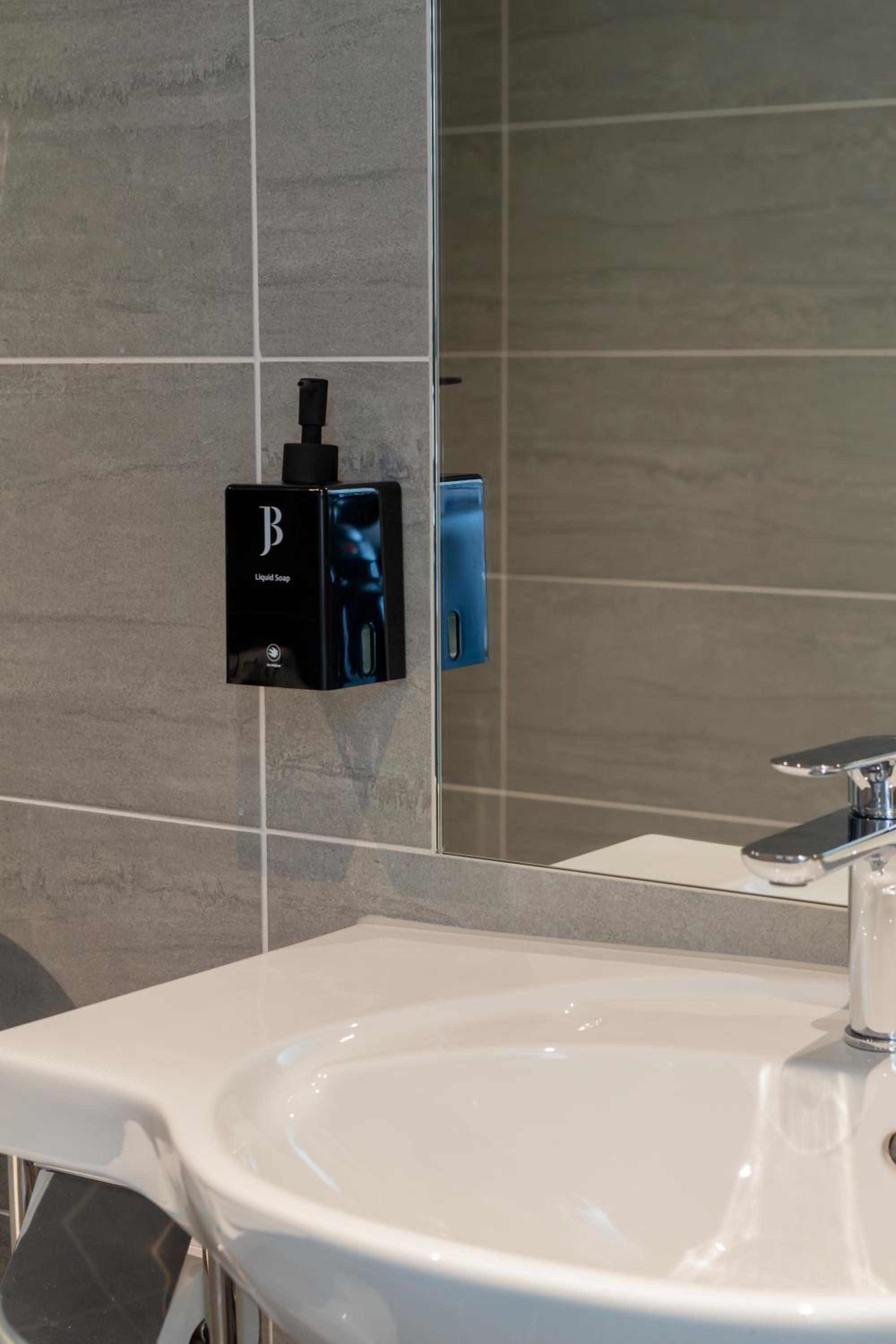 Business Twin Room with Sofa Bed 