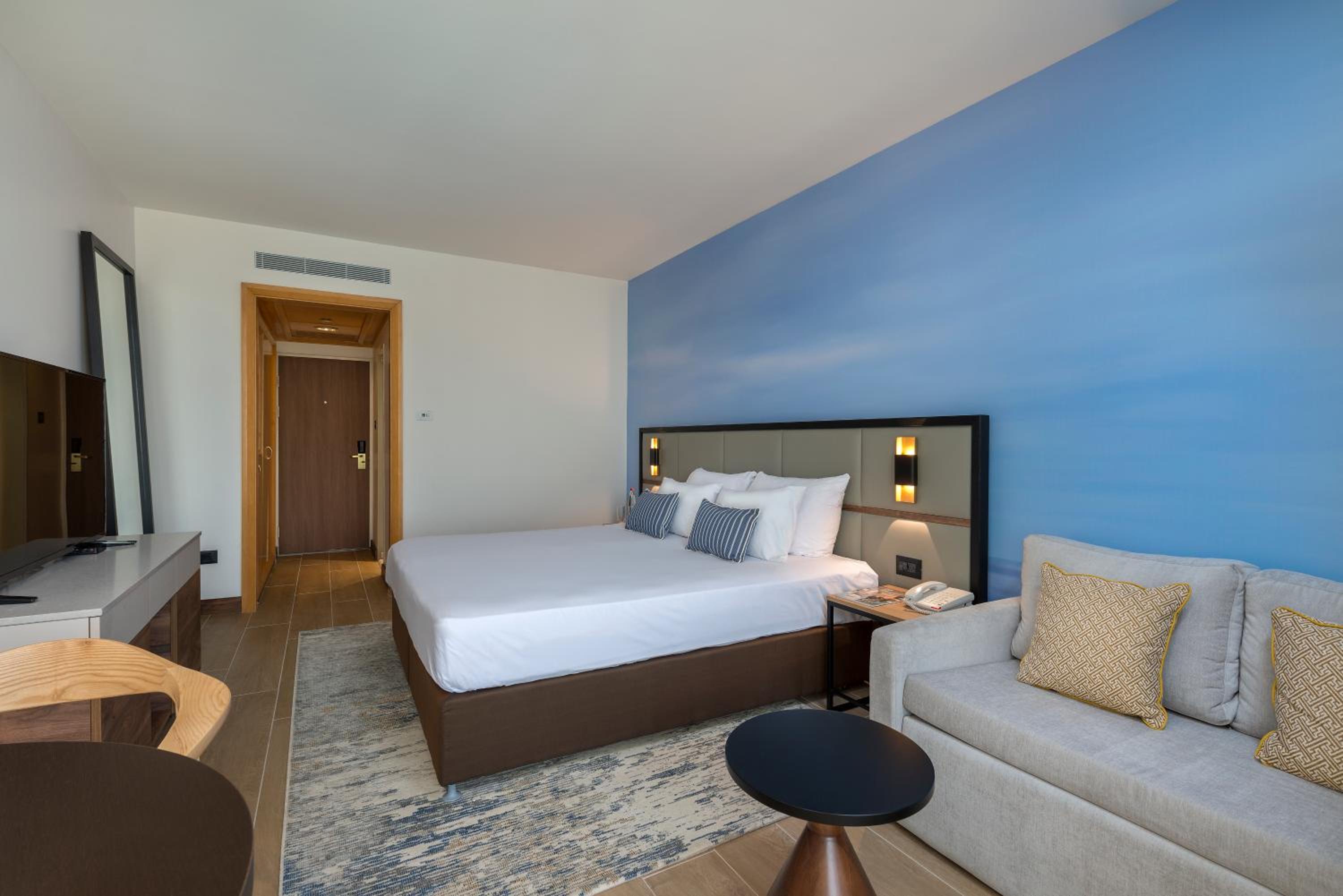 Room with Dead Sea & Pool-View