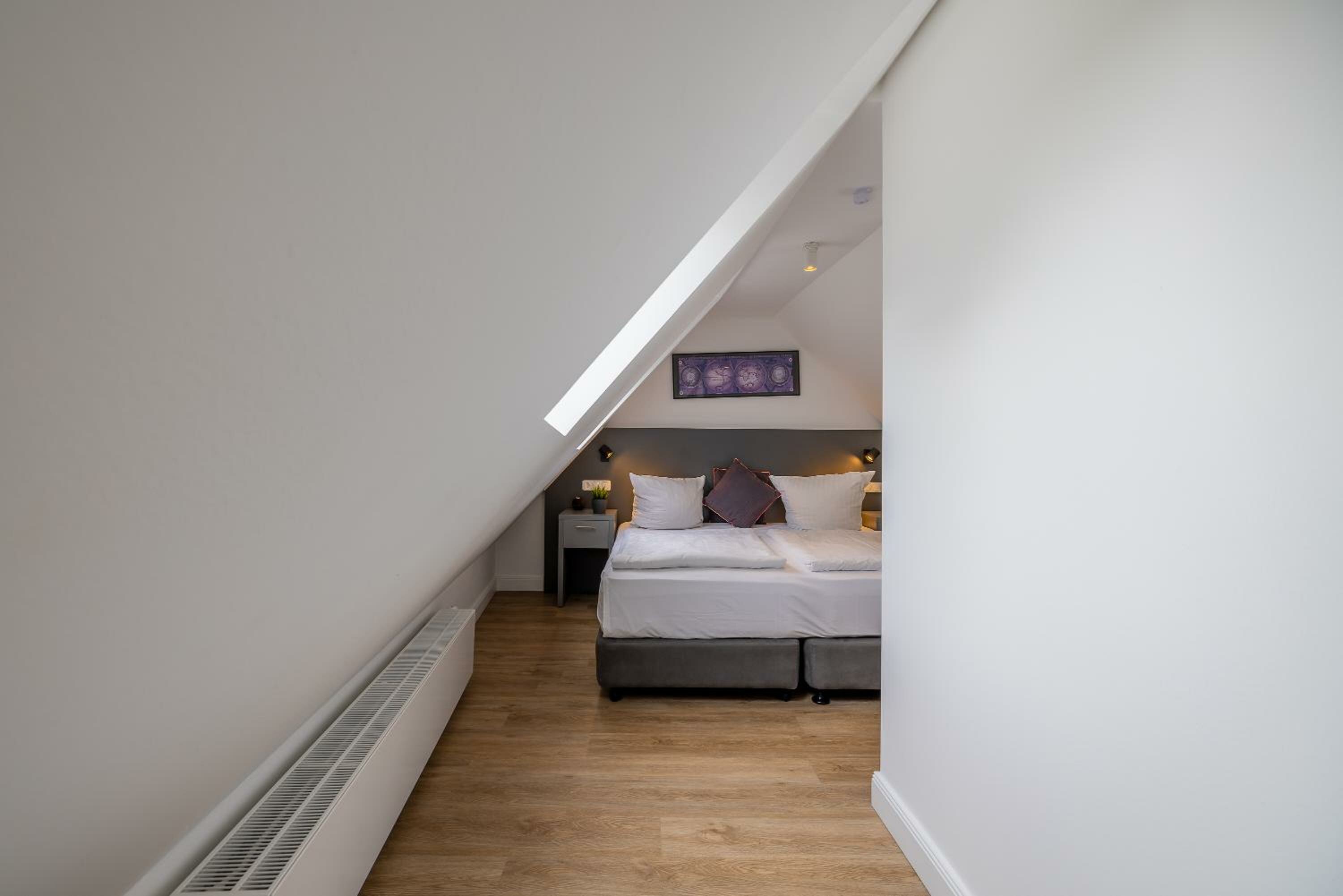 Economy Studio - Annex