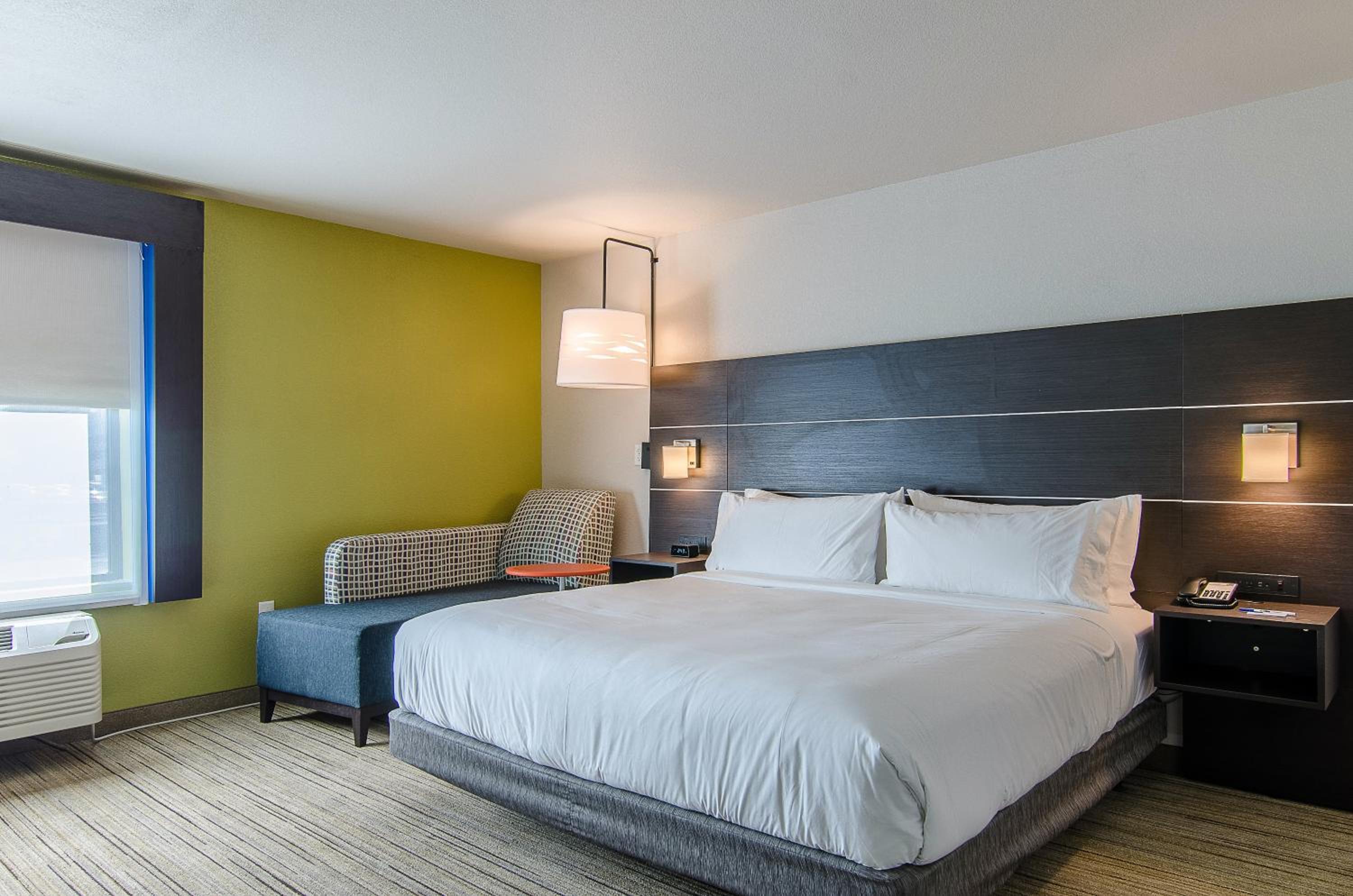 Standard King Room - Communications Accessible
