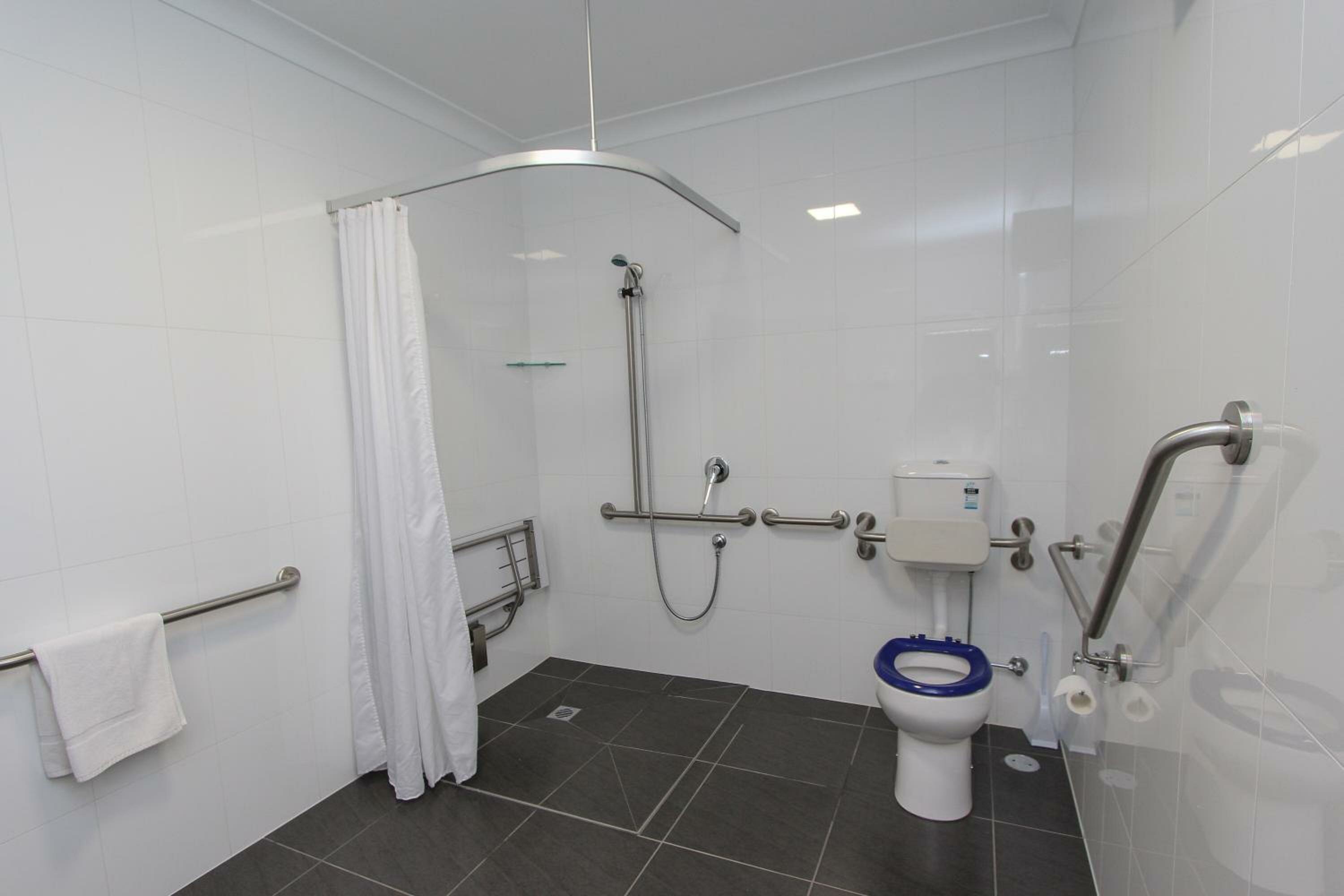 Queen Room - Disability Access