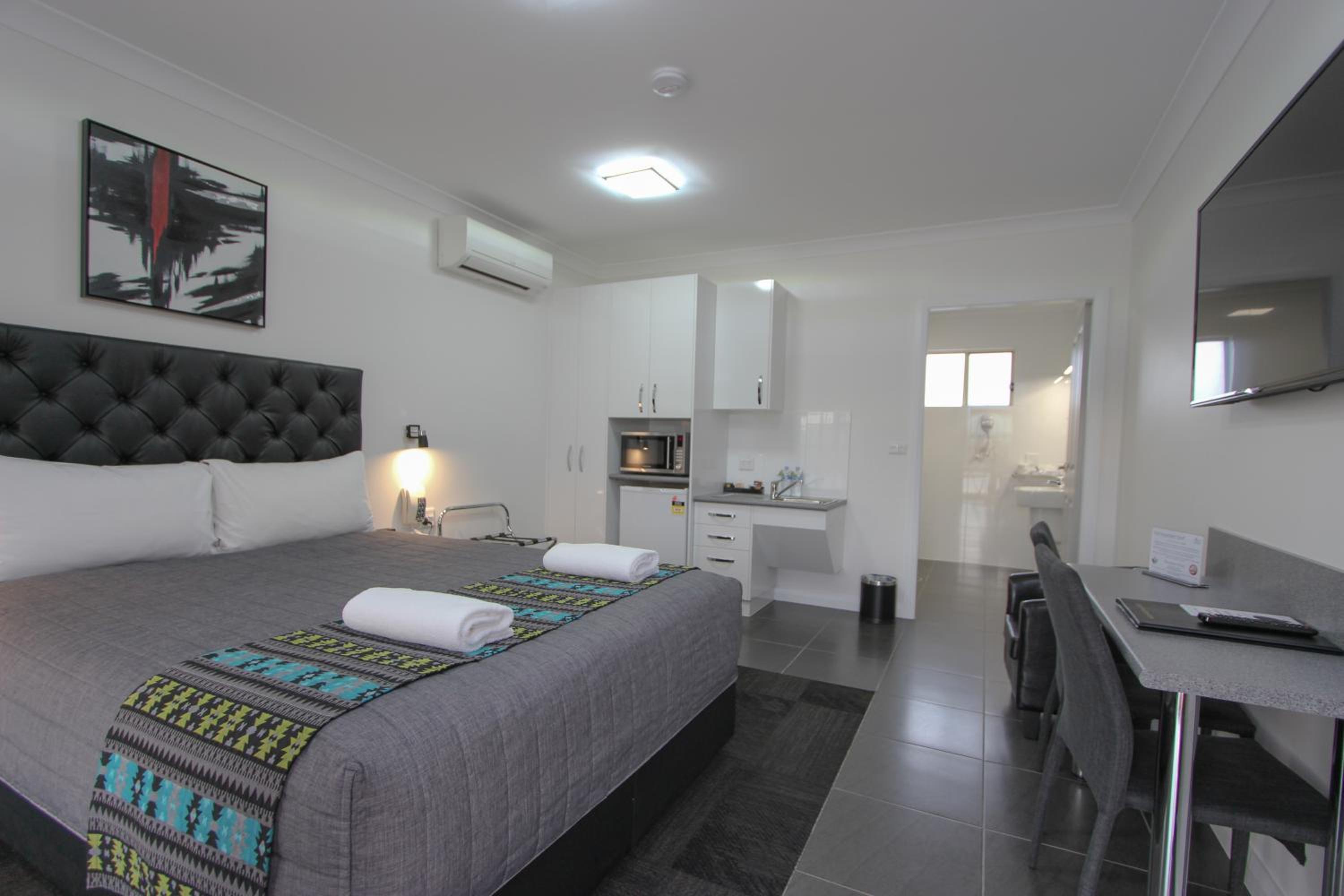 Queen Room - Disability Access