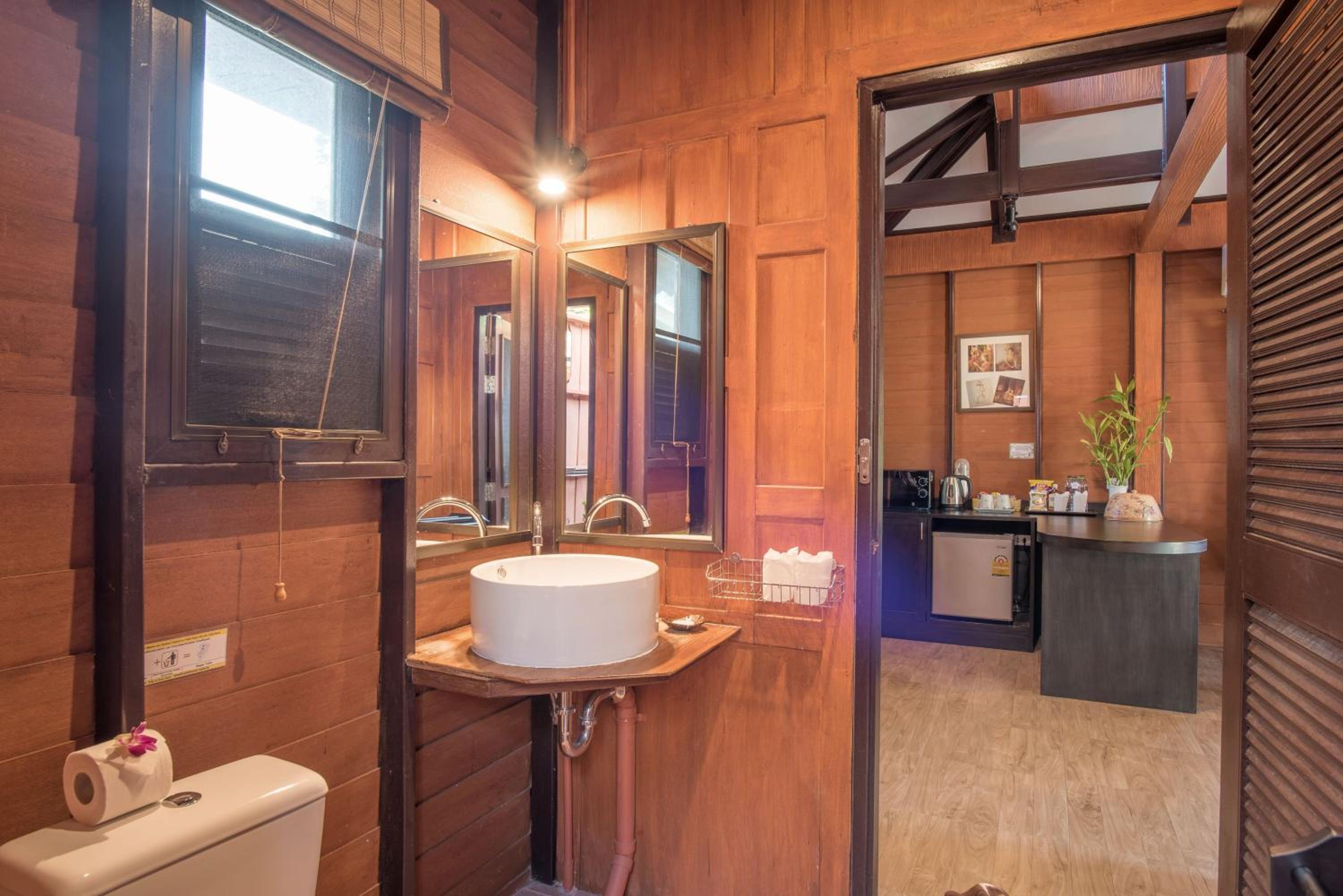 Villa with Lake View