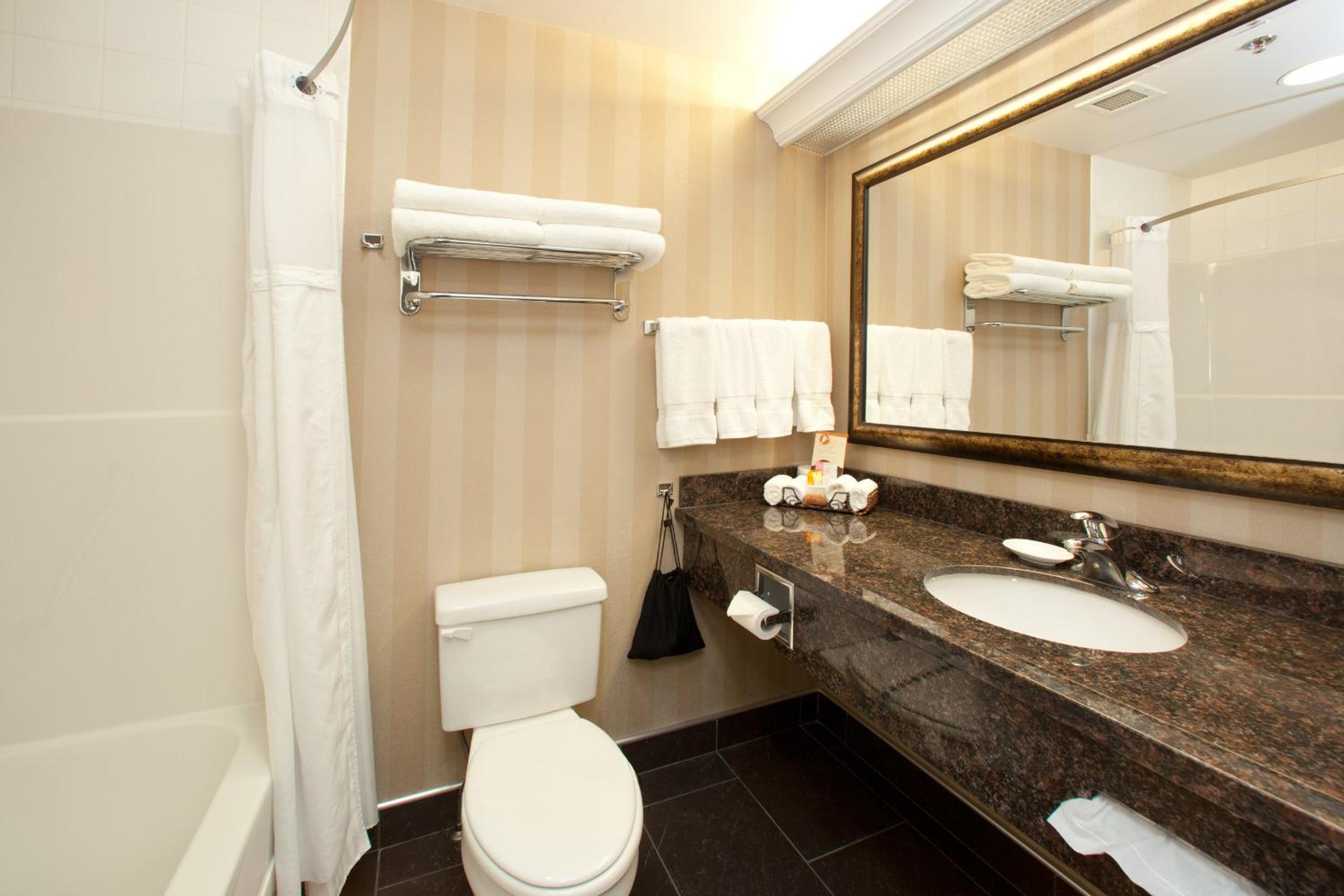 Queen Room with Two Queen Beds with Balcony