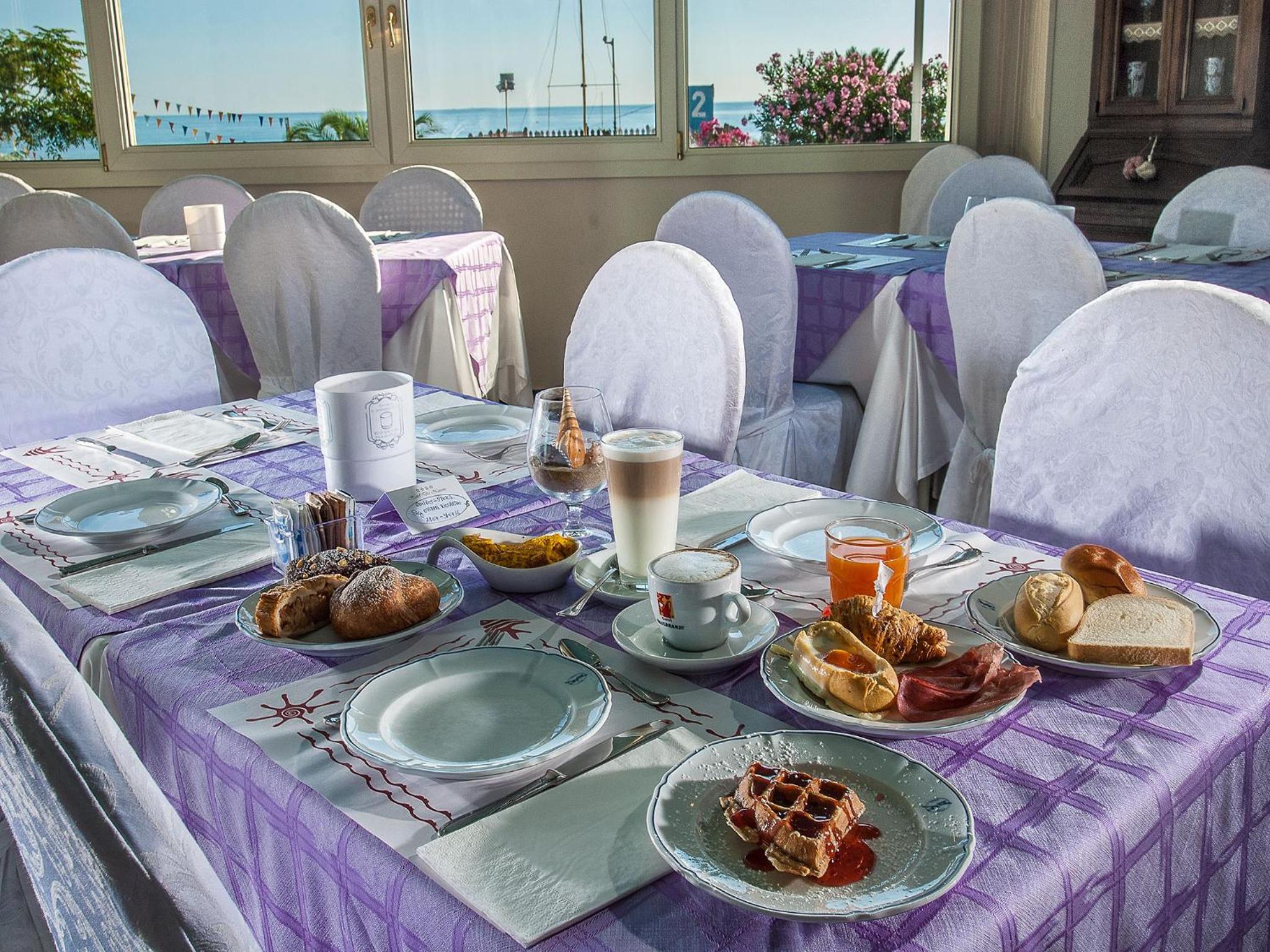 Double or Twin Room with Balcony and Sea View