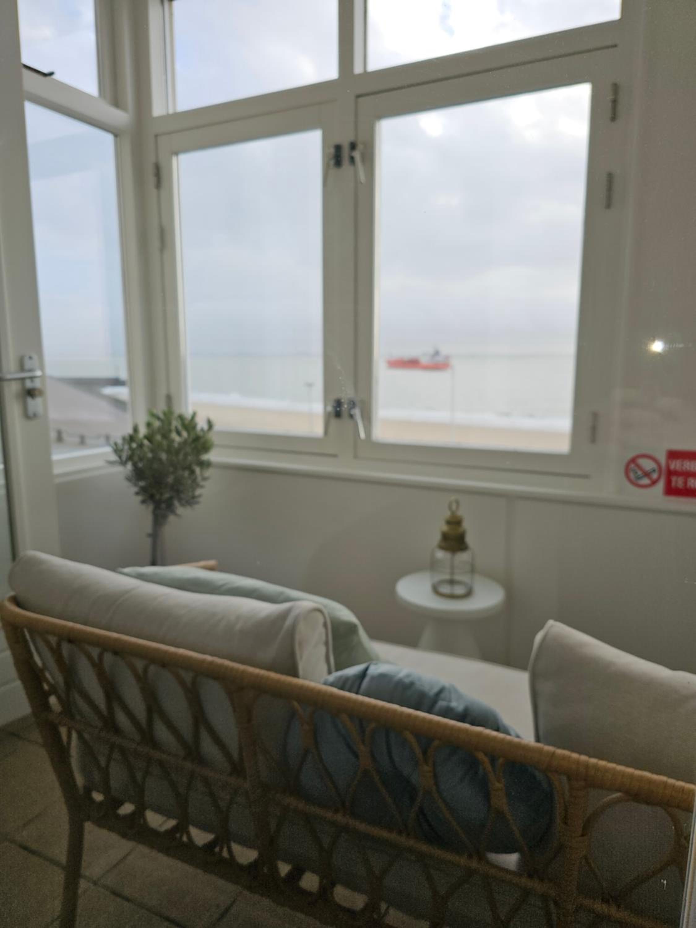 Deluxe Sea Side Loggia and Elevator Access Twin Room