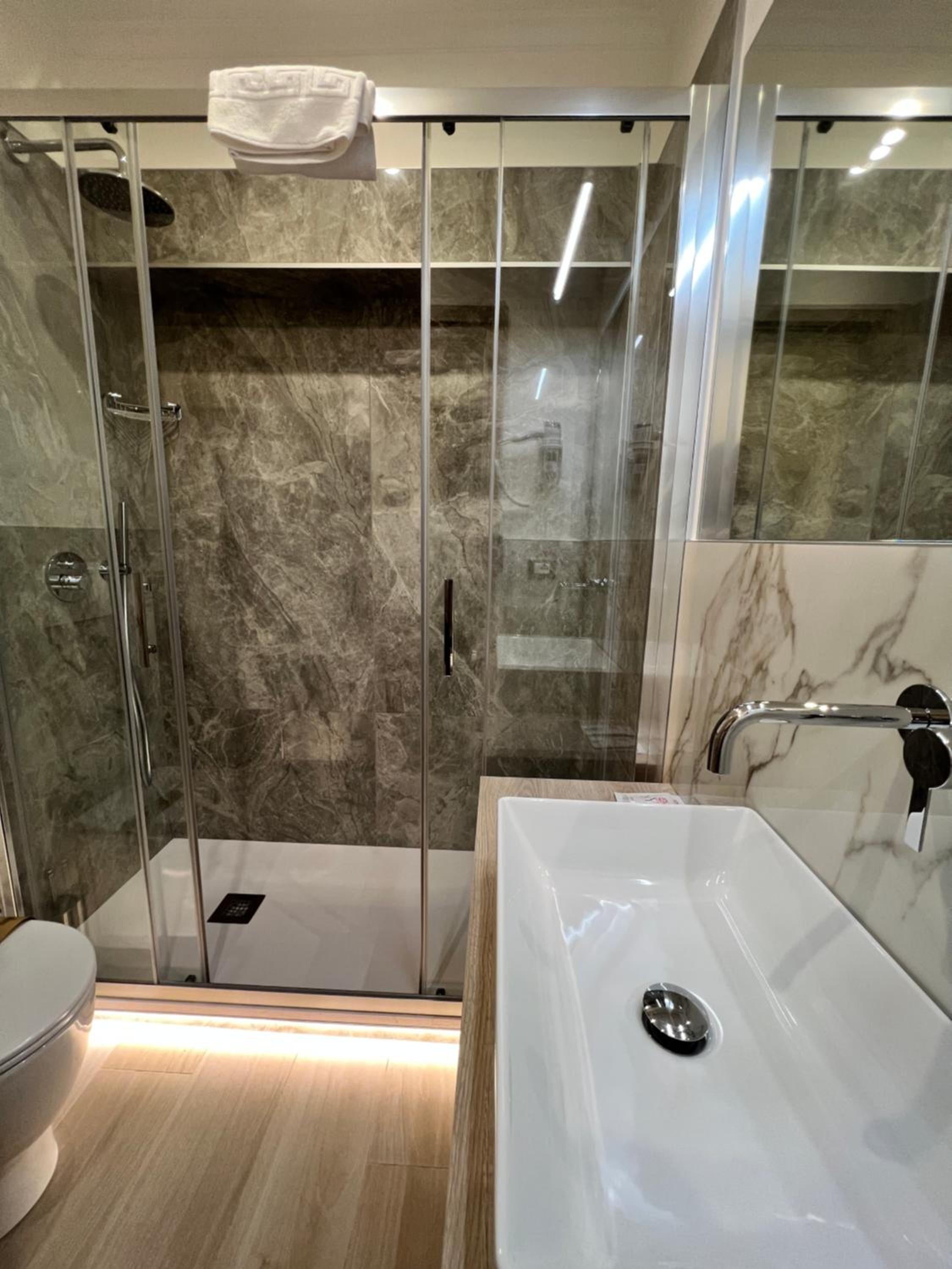 Large Double or Twin Room