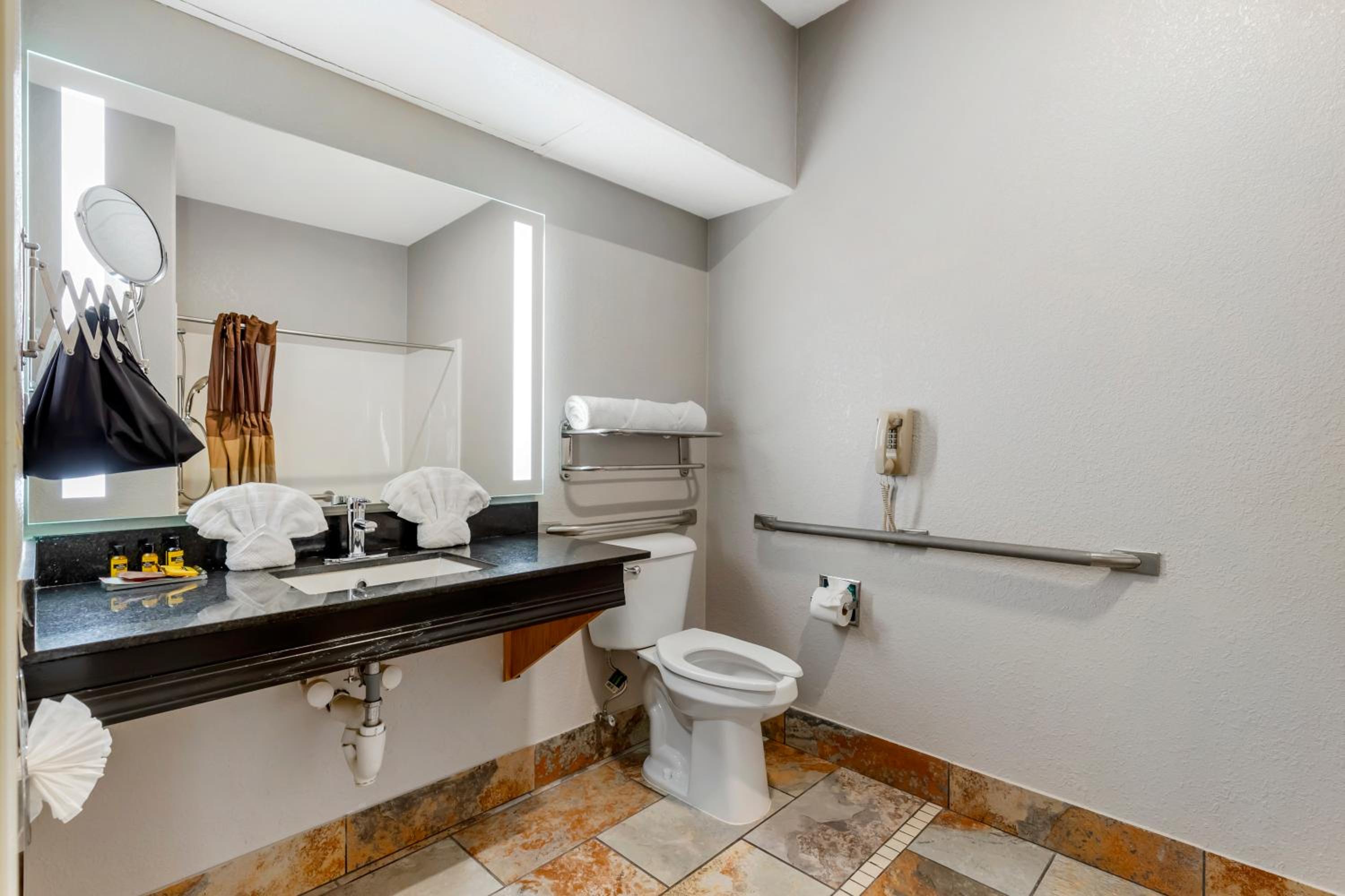 Queen Suite with Two Queen Beds - Disability Access