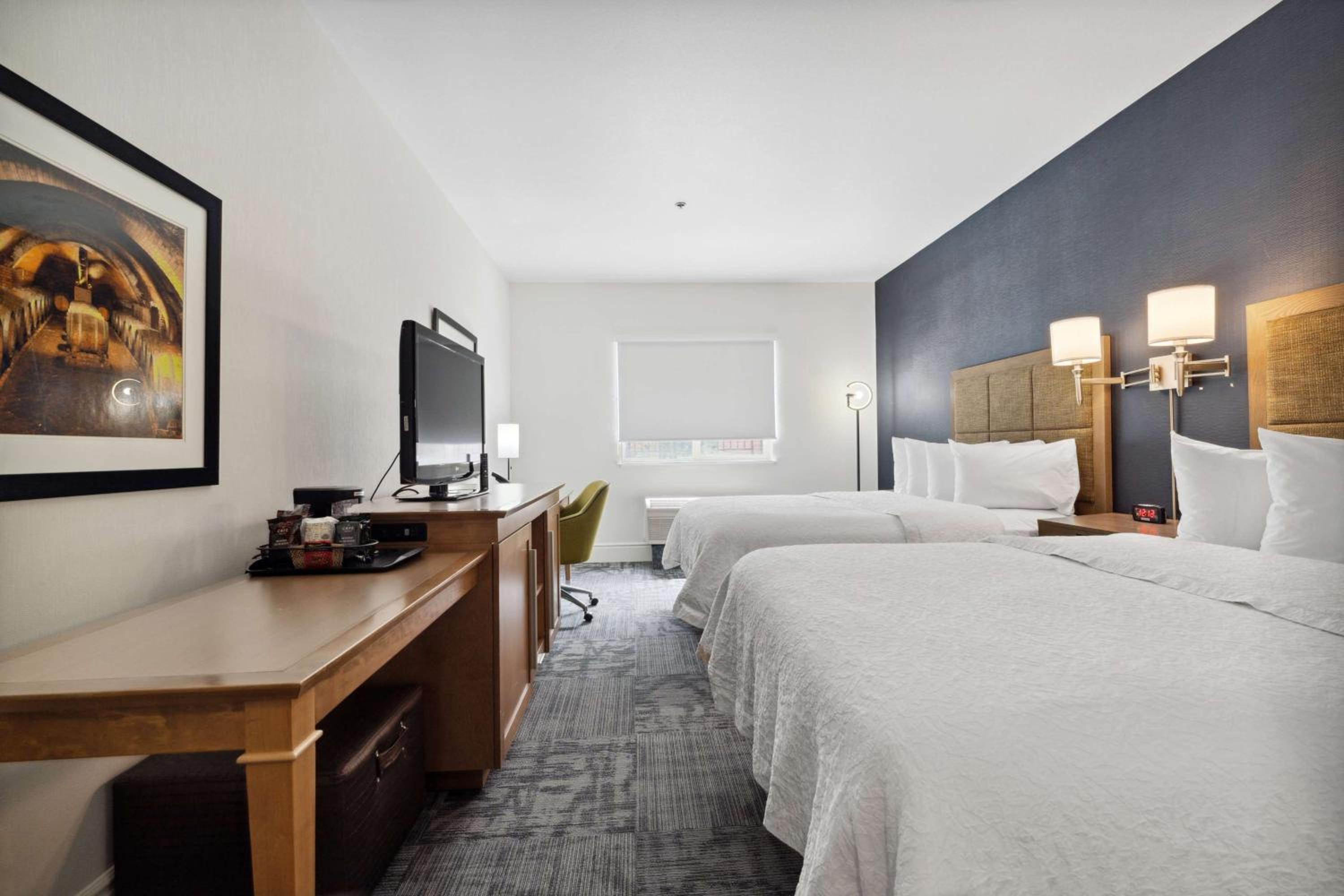 Queen Room - Non-Smoking