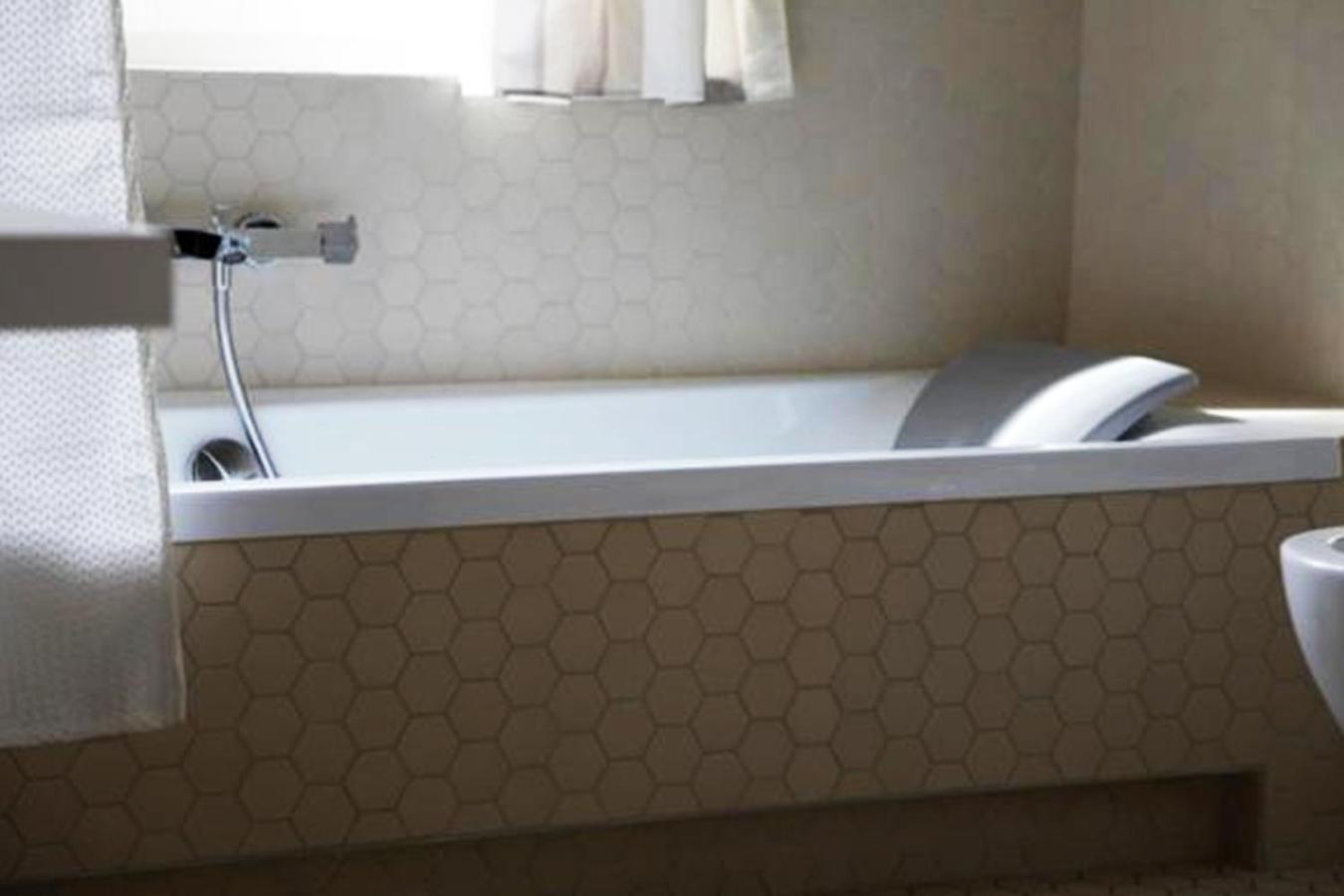 Superior Double Room with Balcony and Lake View