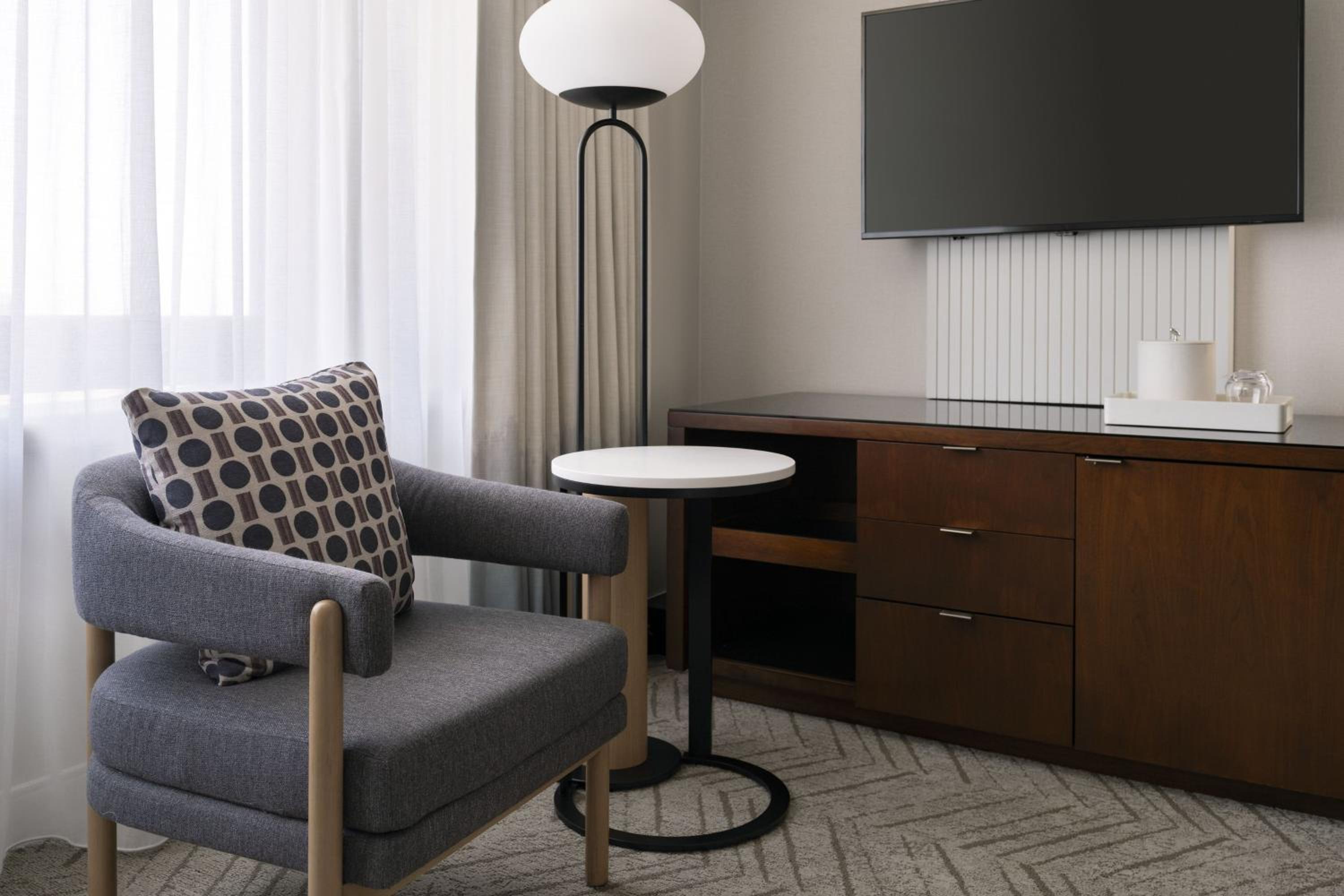 King Corner Room with Balcony and Harbor View