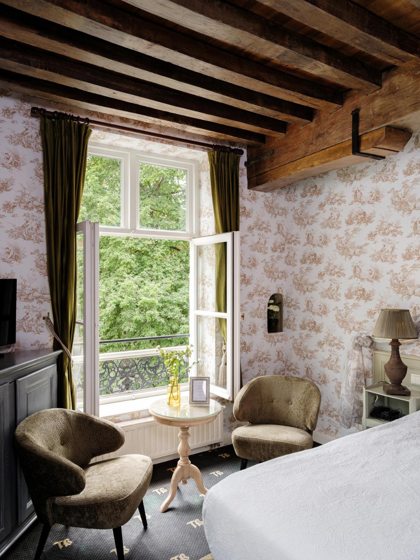 Deluxe with Canal View