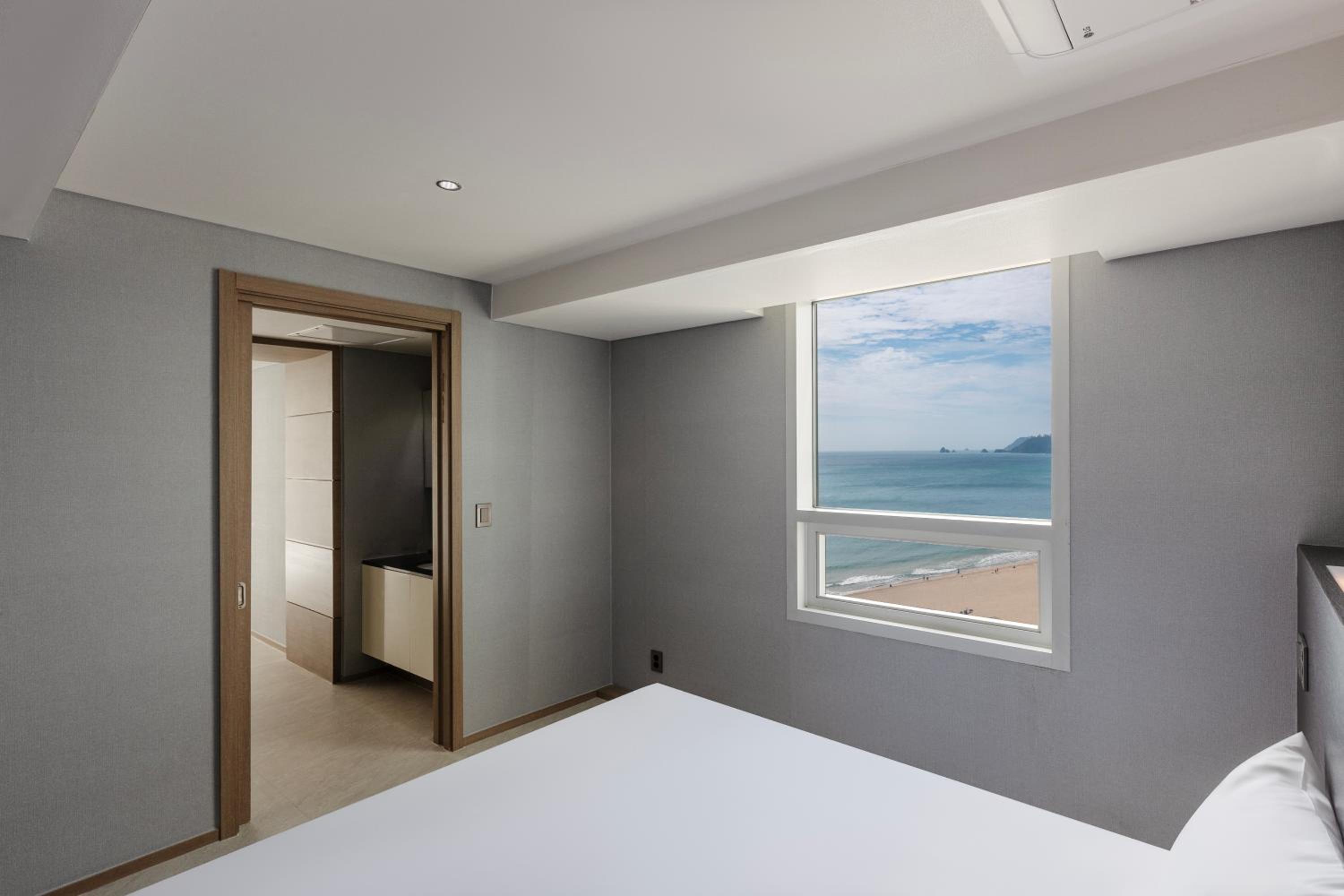  Junior Suite with Partial Ocean View