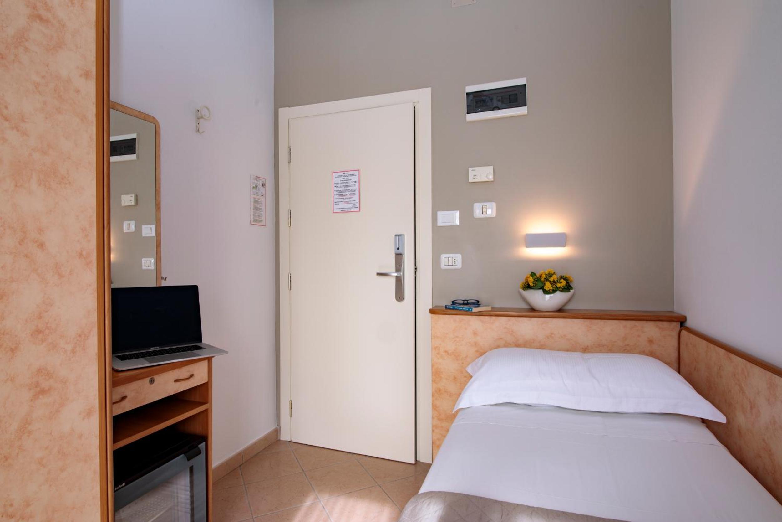 Comfort Single Room