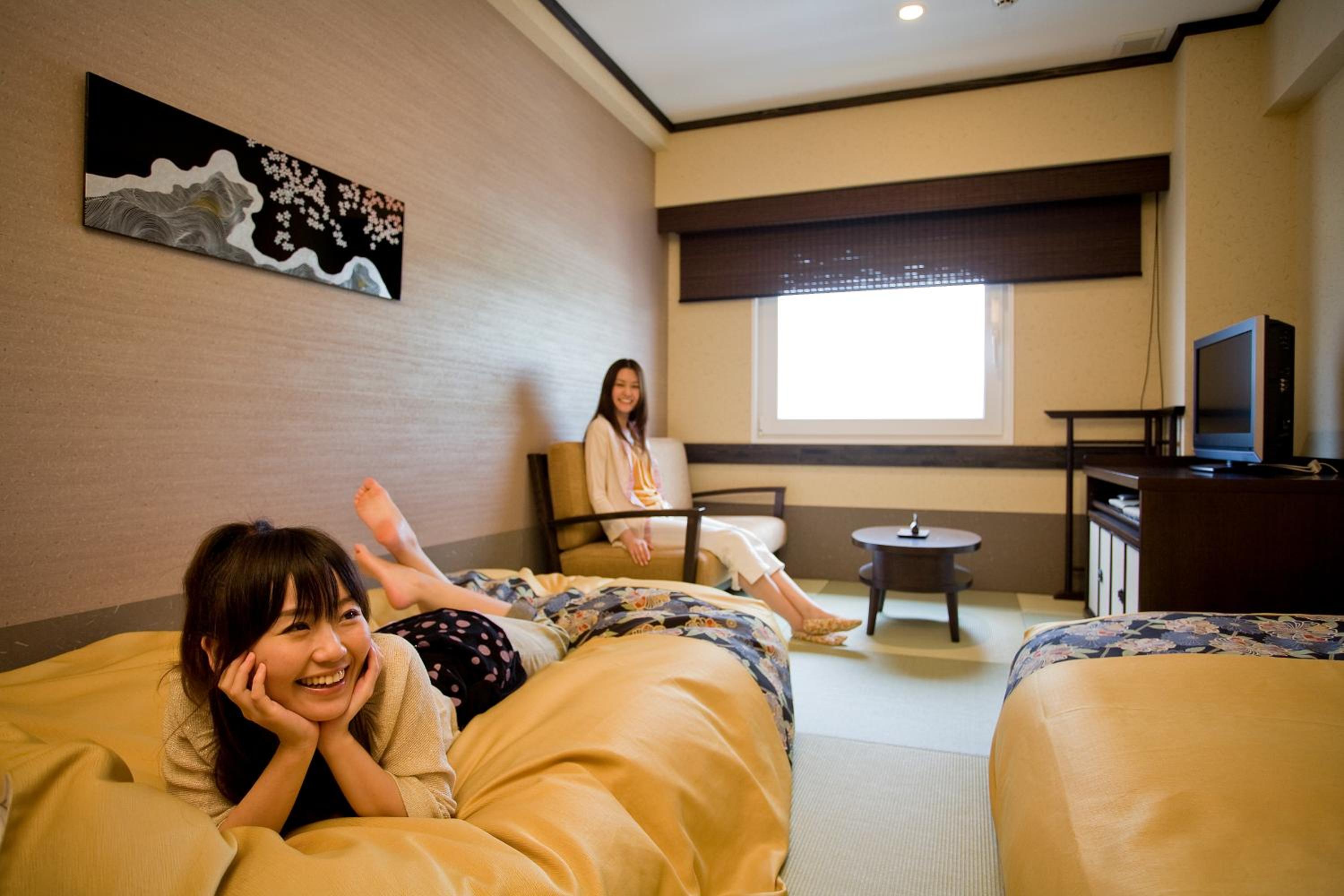 Twin Room - 2 Nights Minimum - No Daily Room Cleaning