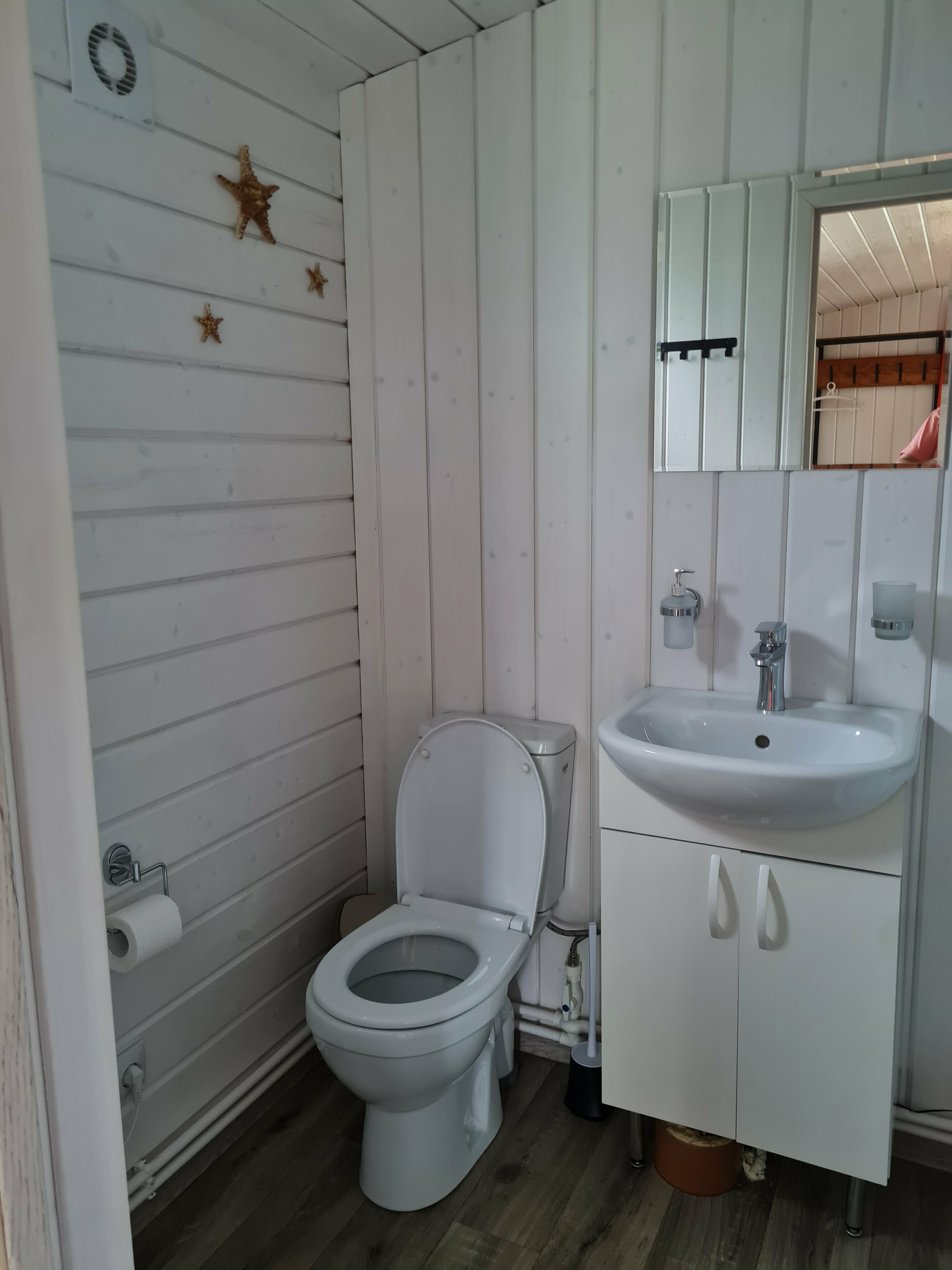 Дом на берегу 2 " Ладонь ветра"