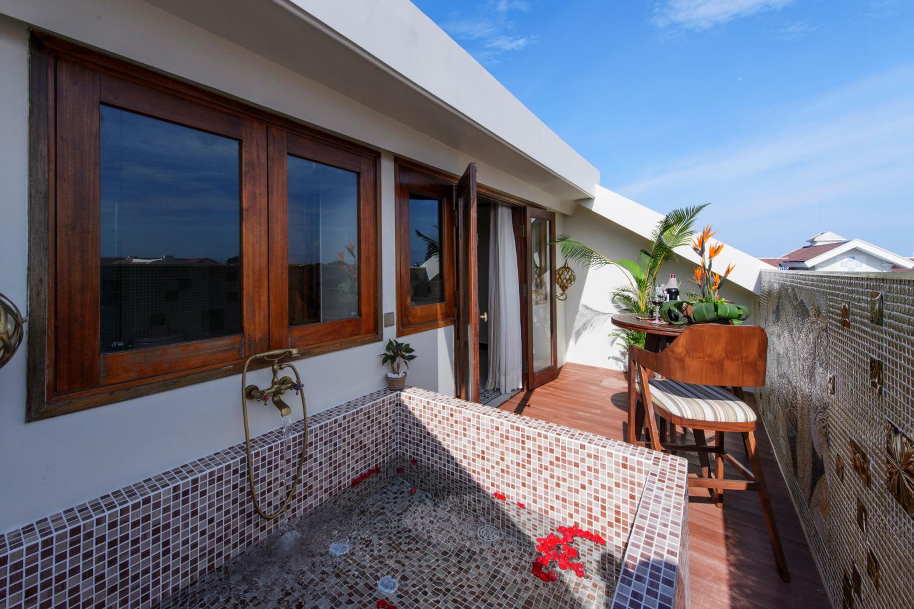 Rooftop Jacuzzi Suite