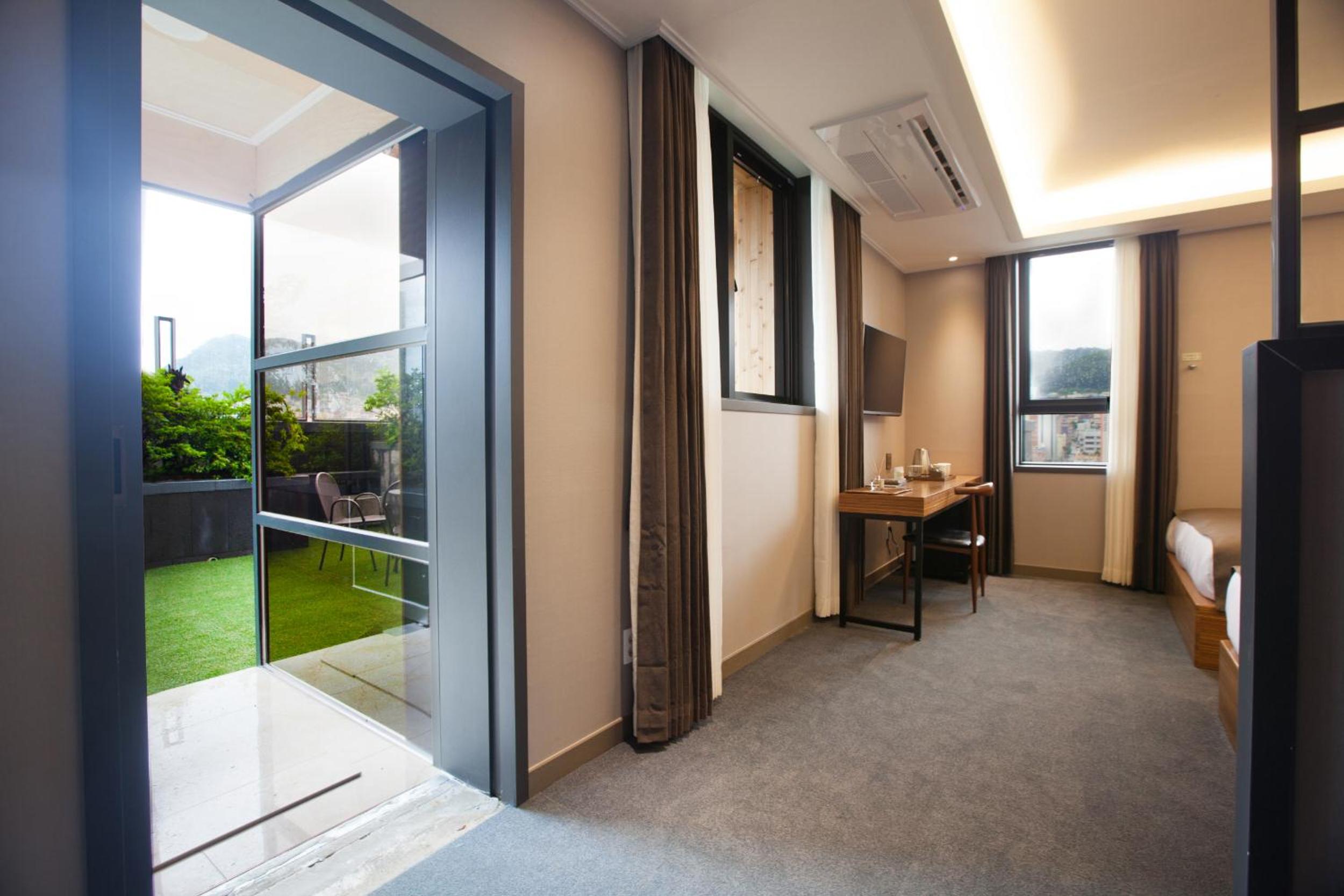 Premium Quadruple Room