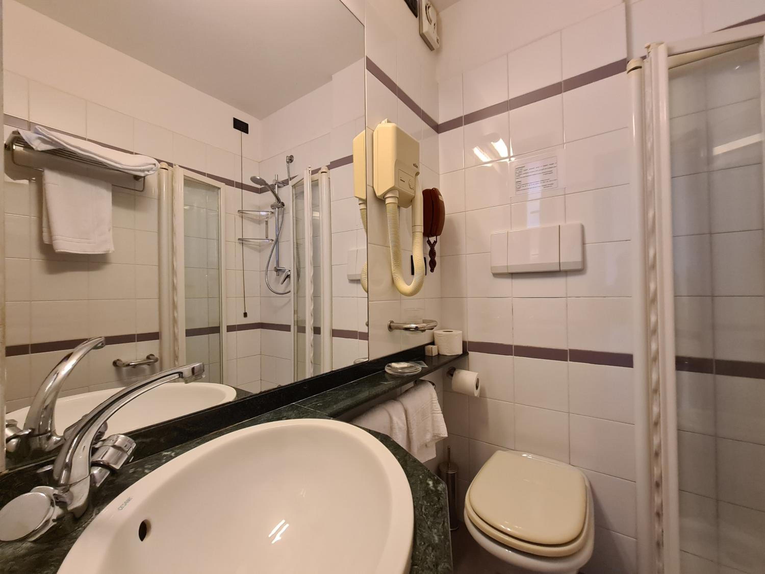 Double or Twin Room with Balcony and Sea View