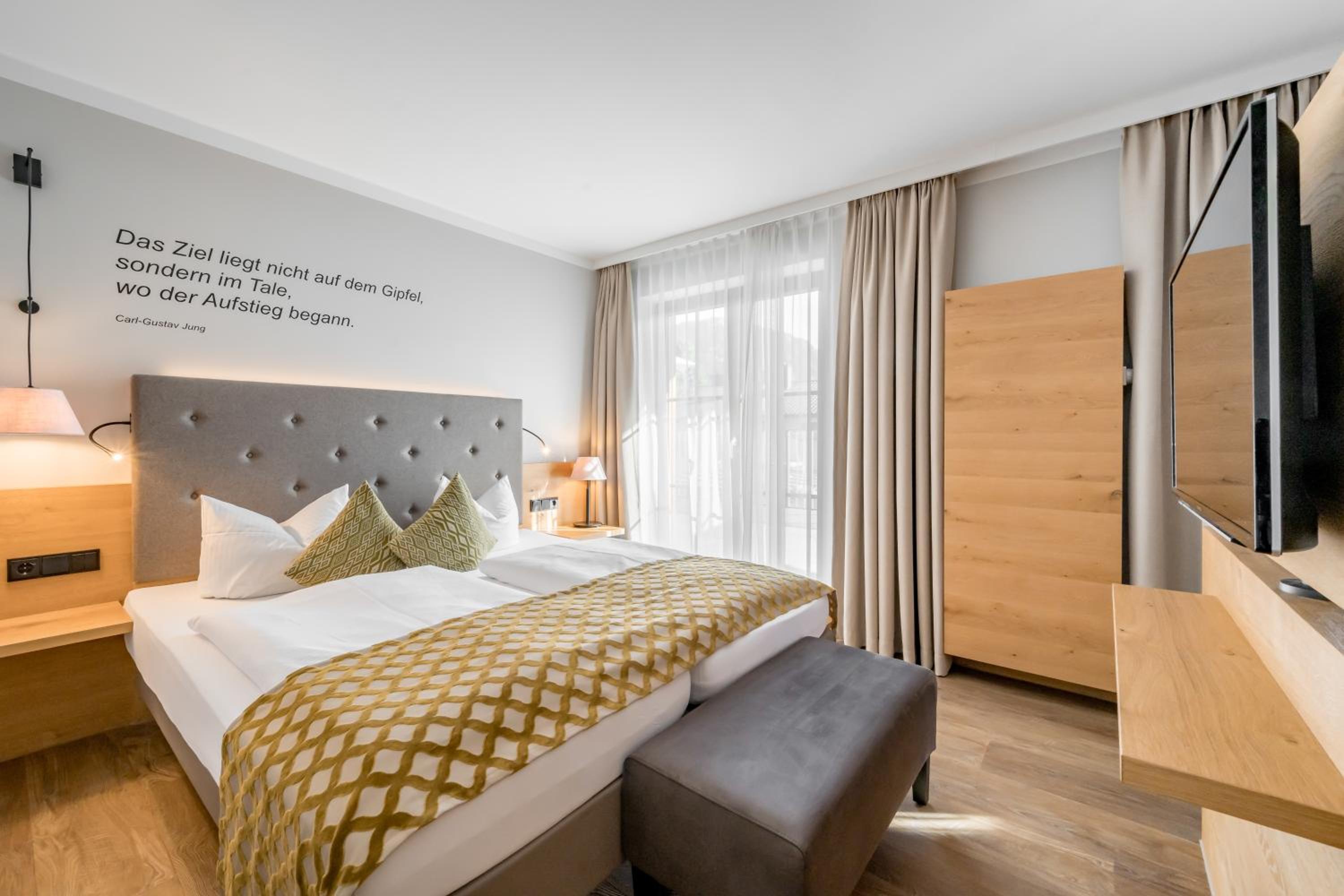 Junior Suite with Mountain View