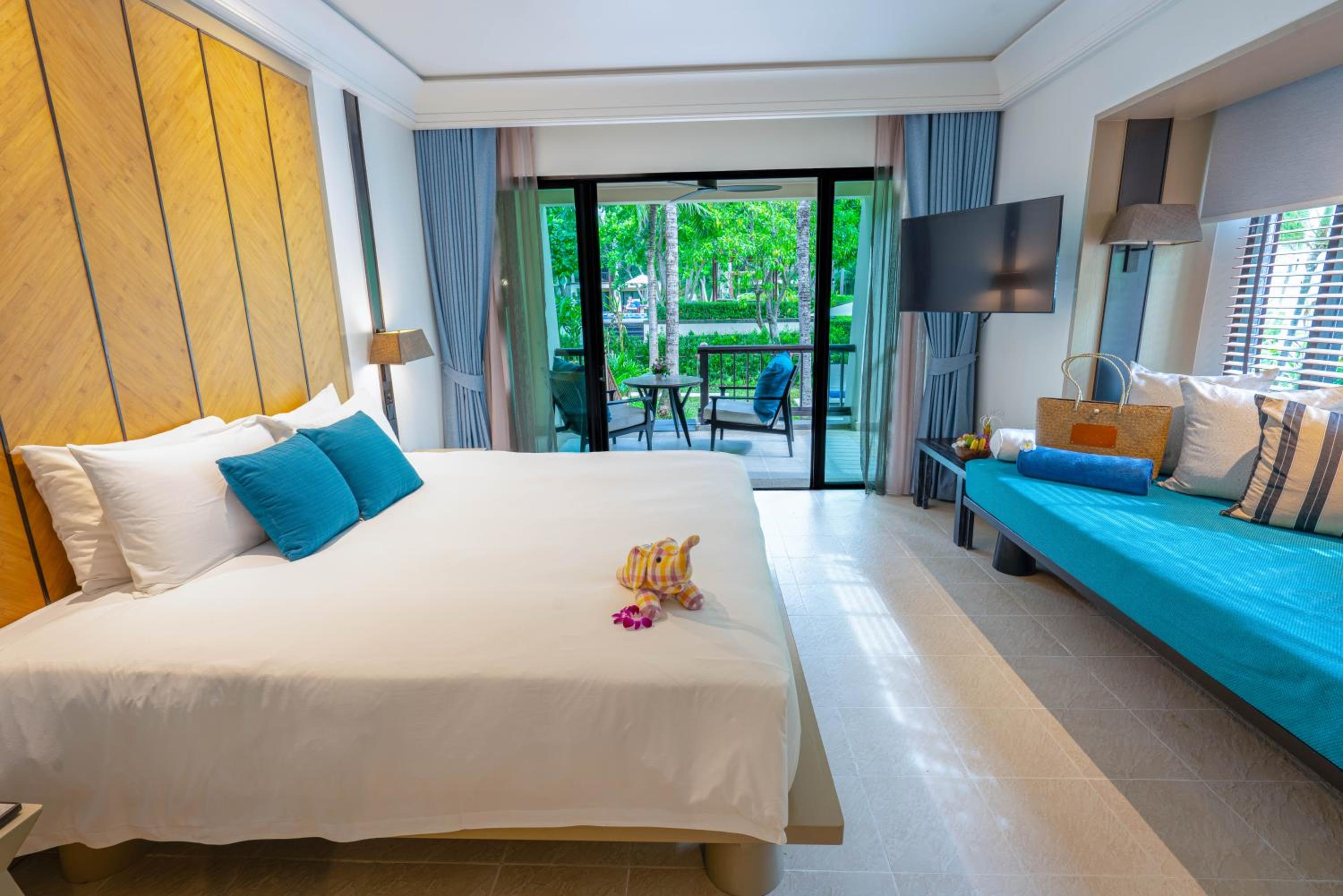 Deluxe Garden Pavilion King Room (Lower Floor) - Free Airport Shuttle
