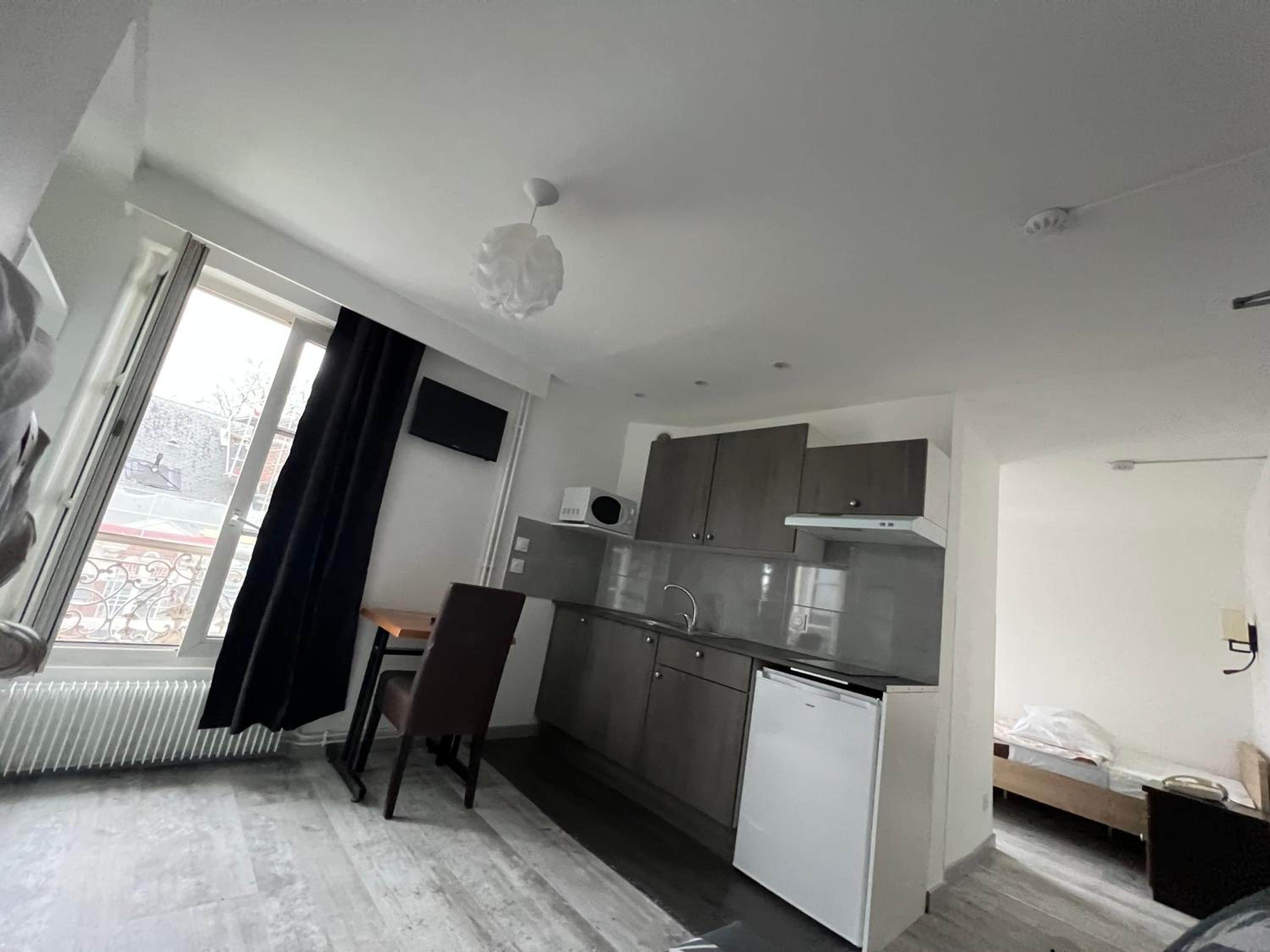 Apartment with Shower