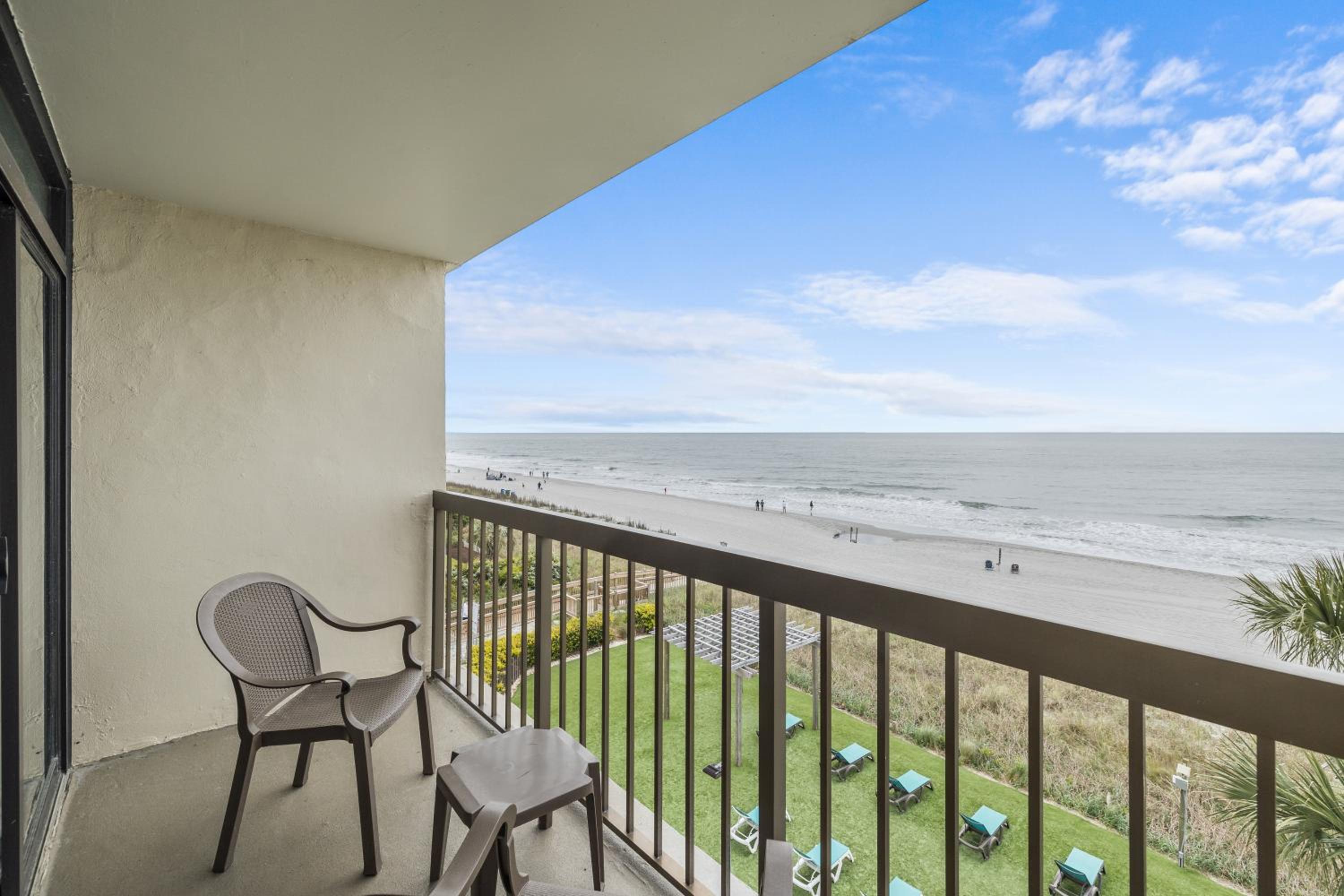 Deluxe Room with Two Queen Beds - Oceanfront