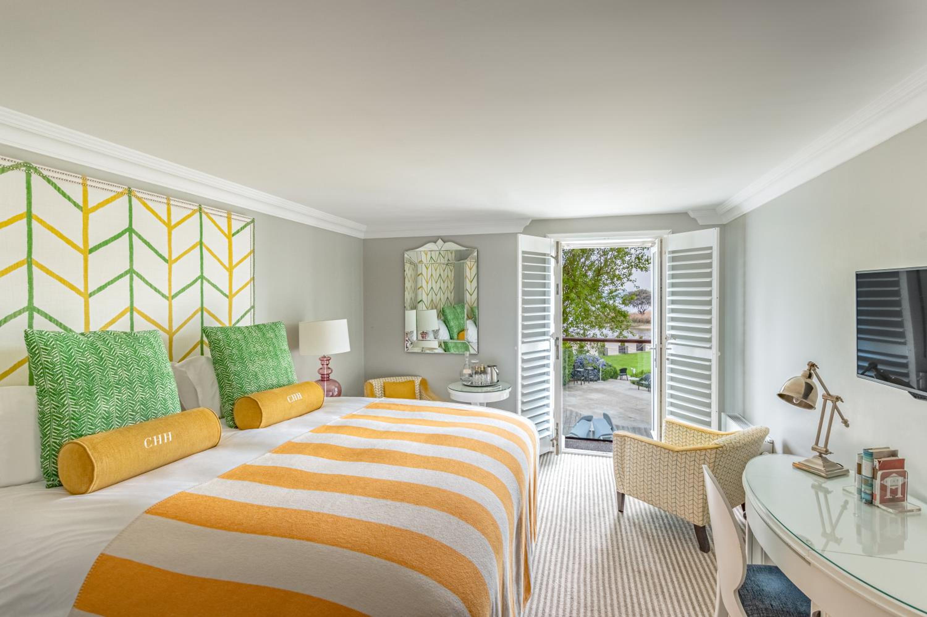 Double Room with Partial Sea View