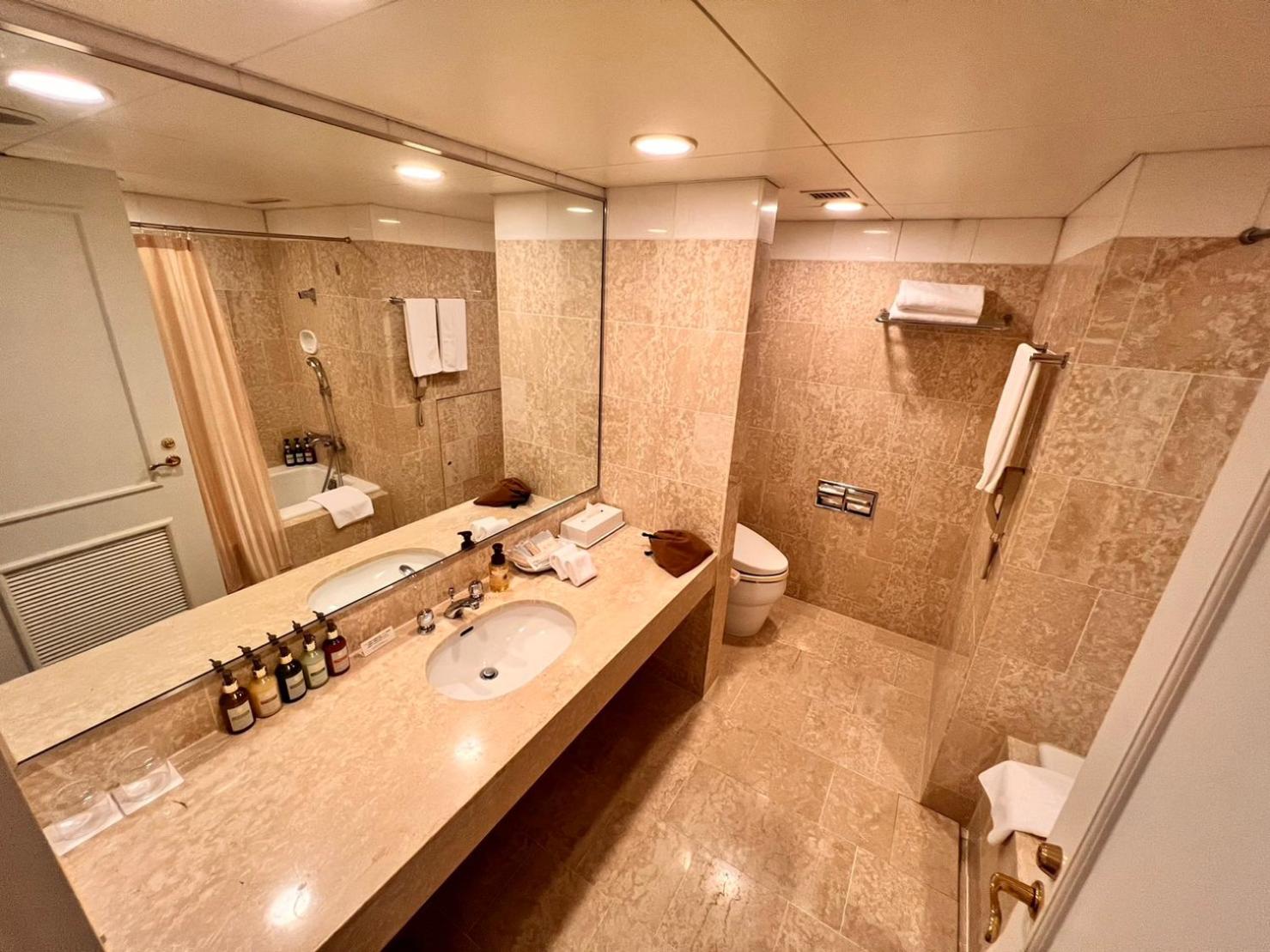 Junior Suite - Non-Smoking