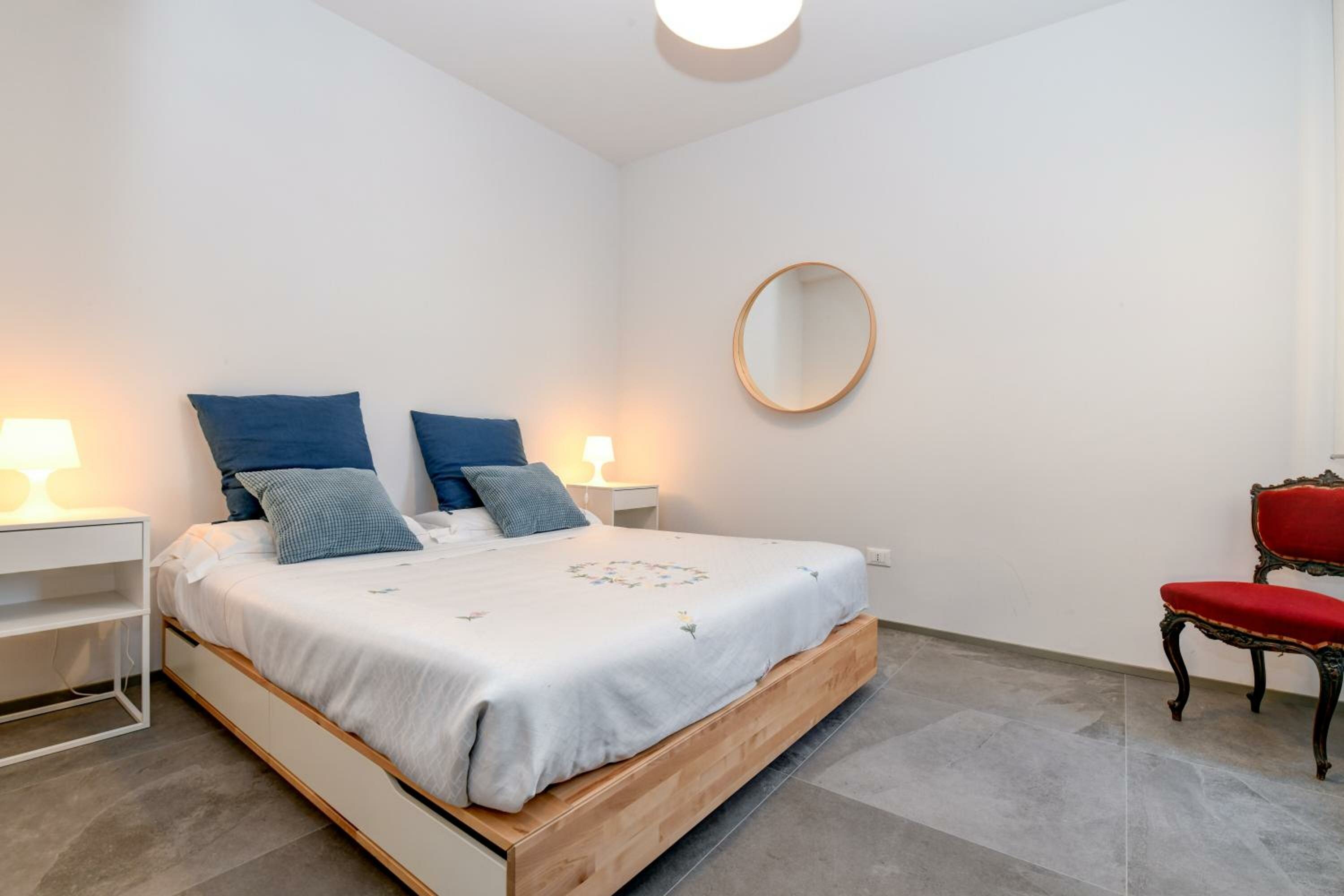 Apartment with Lake View