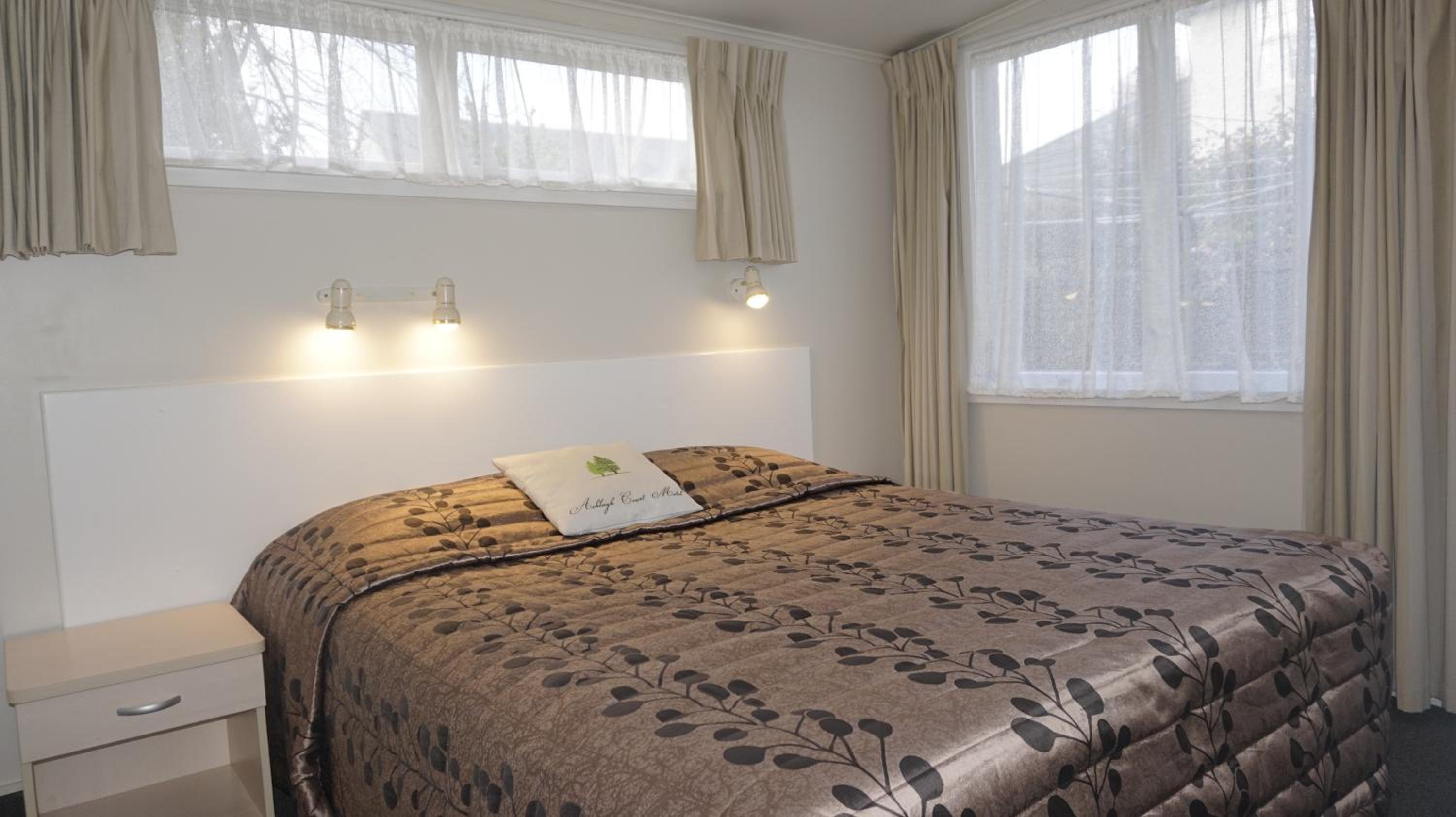 One-Bedroom Apartment with King Bed