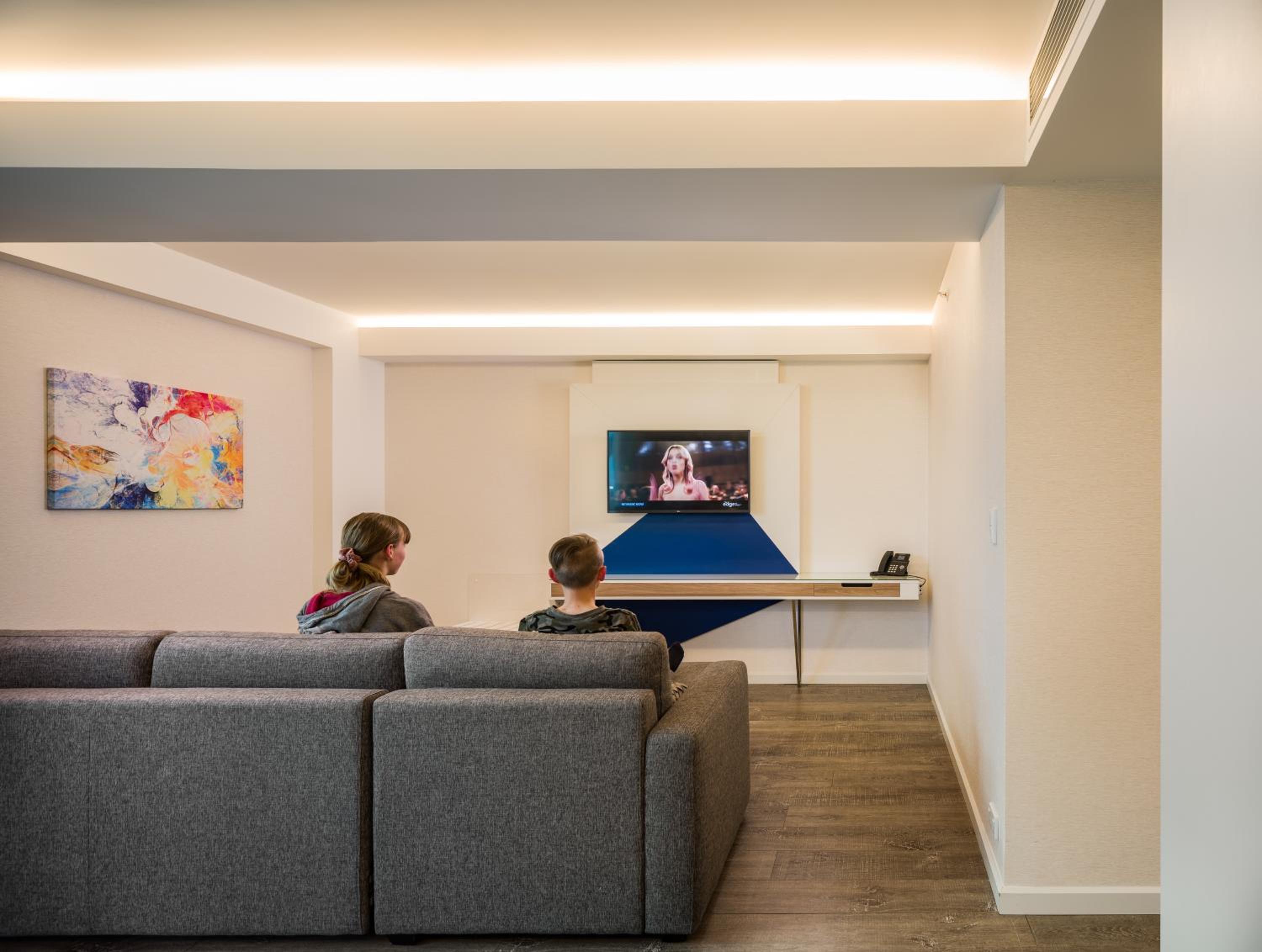 King Studio with Sofa Bed