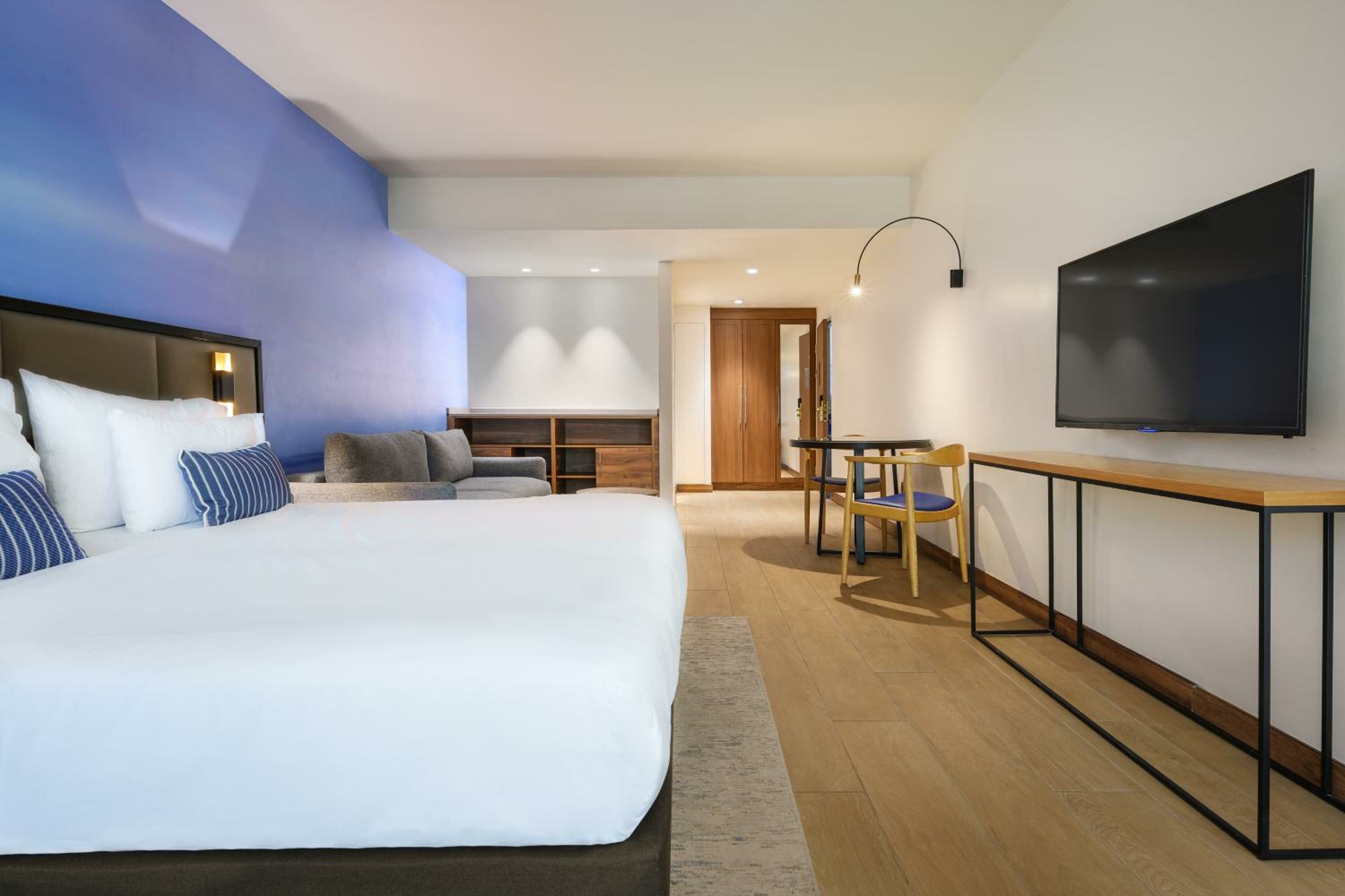 Studio Room with Dead Sea & Pool-View