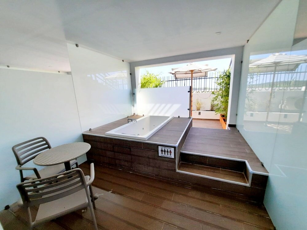 Double Room, Hot Tub, Courtyard Area