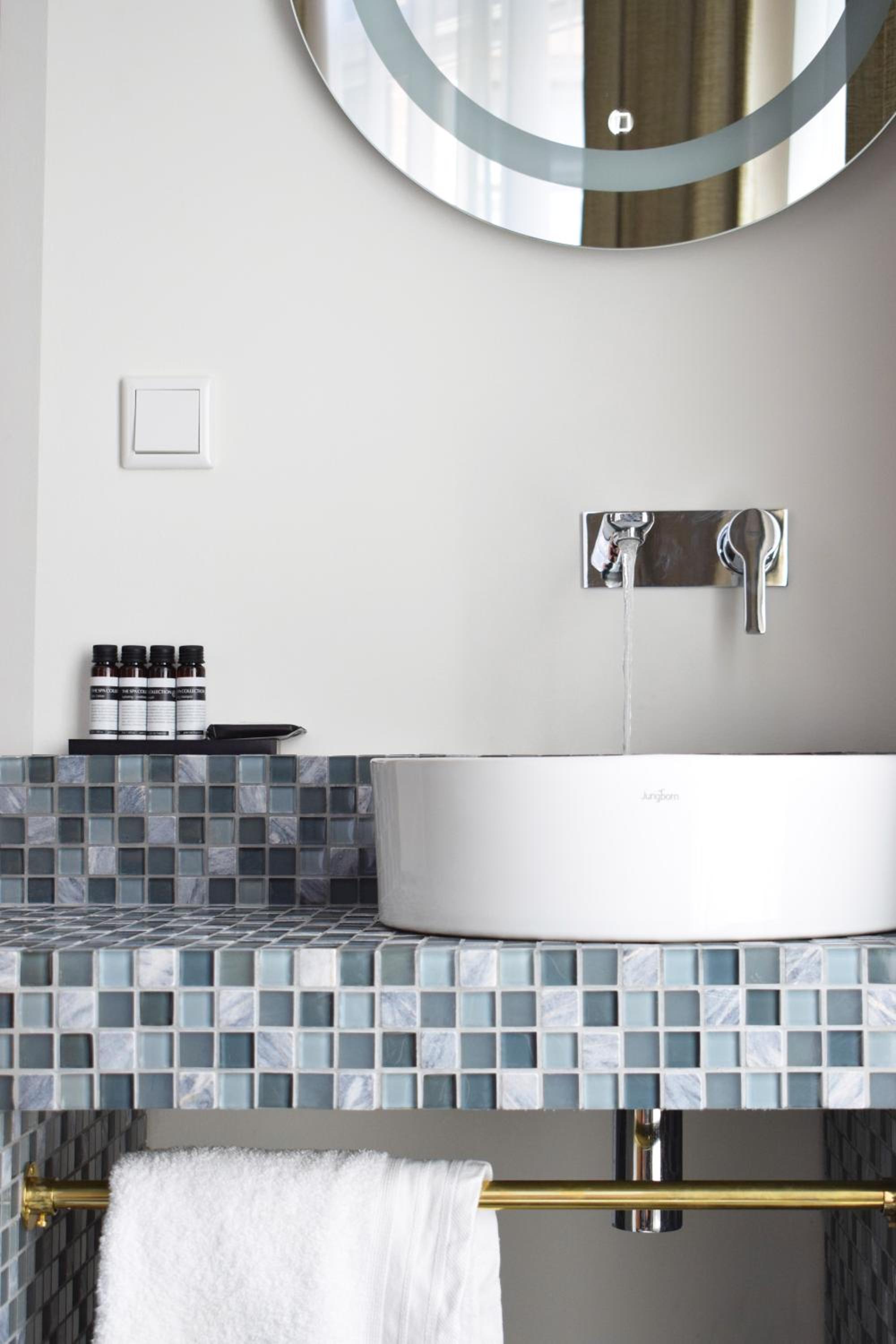 Executive Suite Ocean by Night