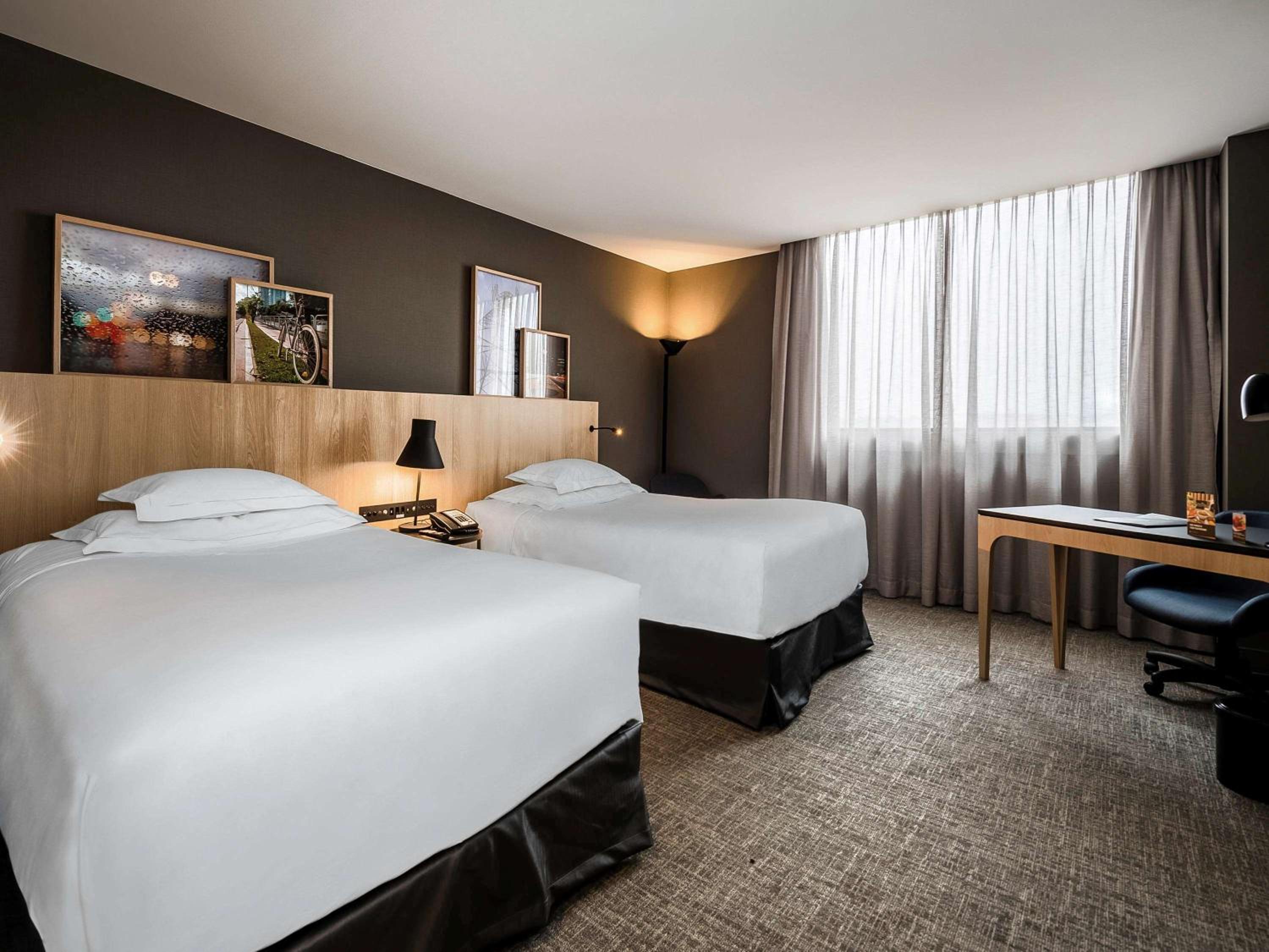 Deluxe Room with Two Twin Beds