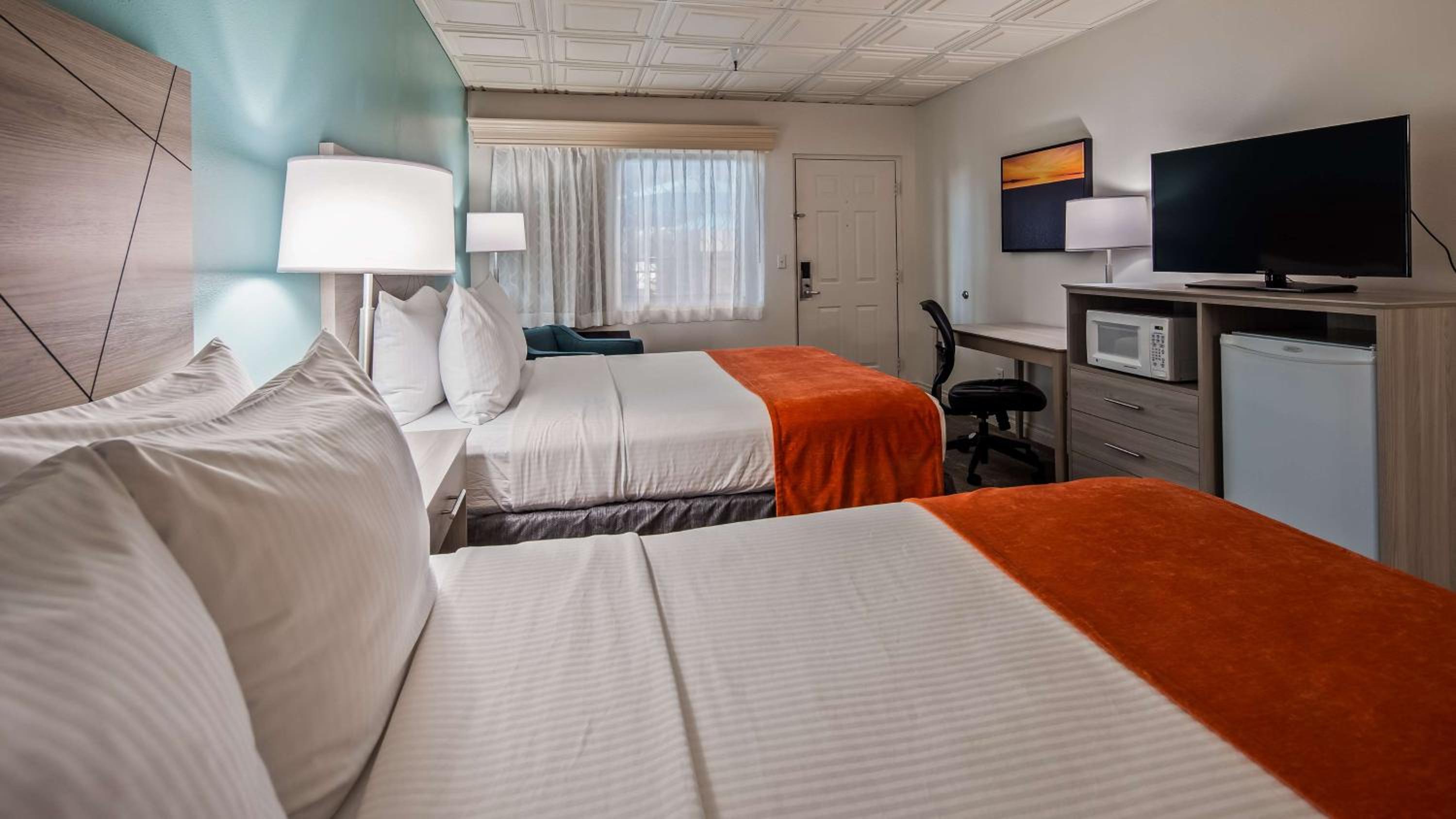 Queen Room with Two Queen Beds - Non-Smoking