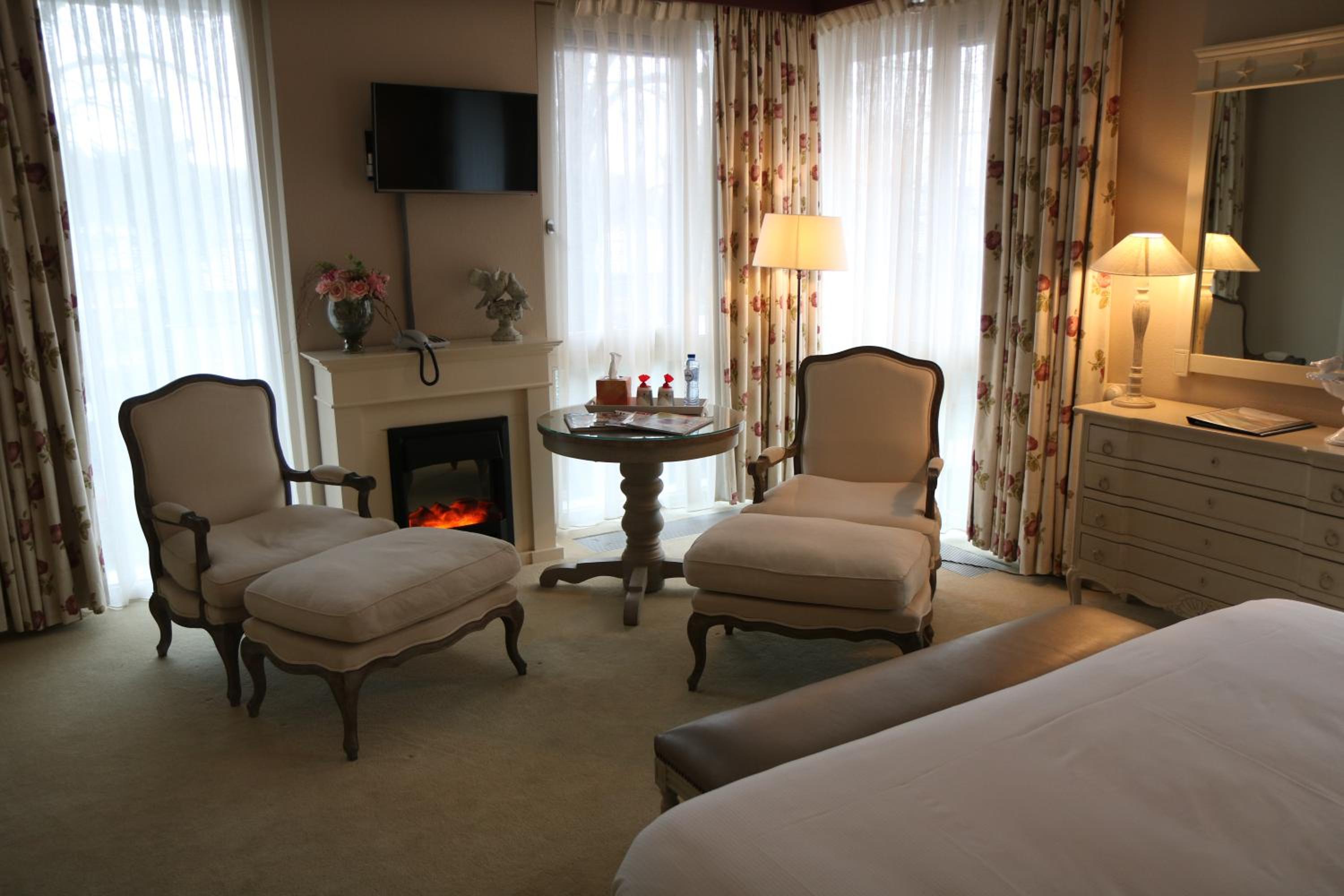 Honeymoon Suite