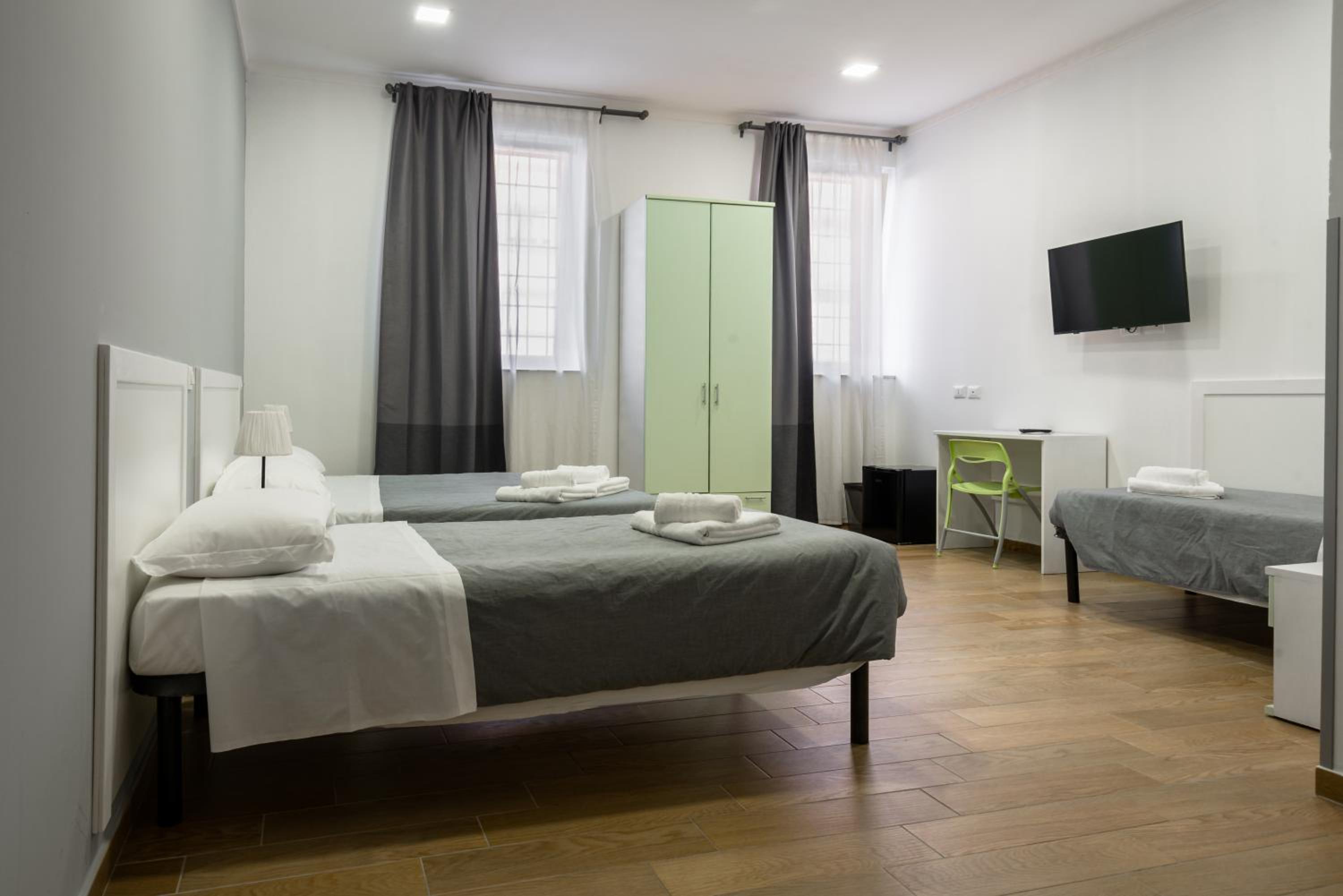 Quadruple Room with Private Bathroom