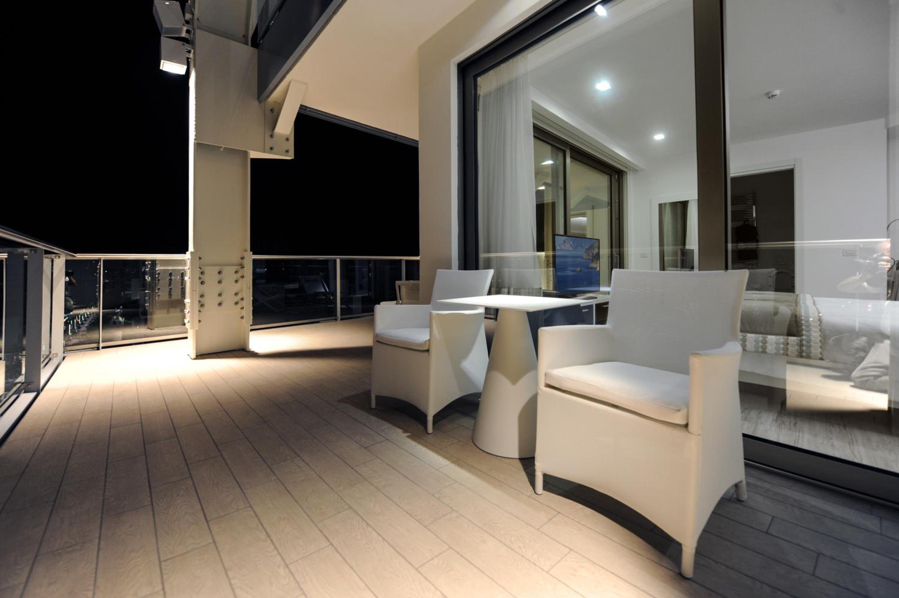 Junior Suite with Terrace and Beach Access