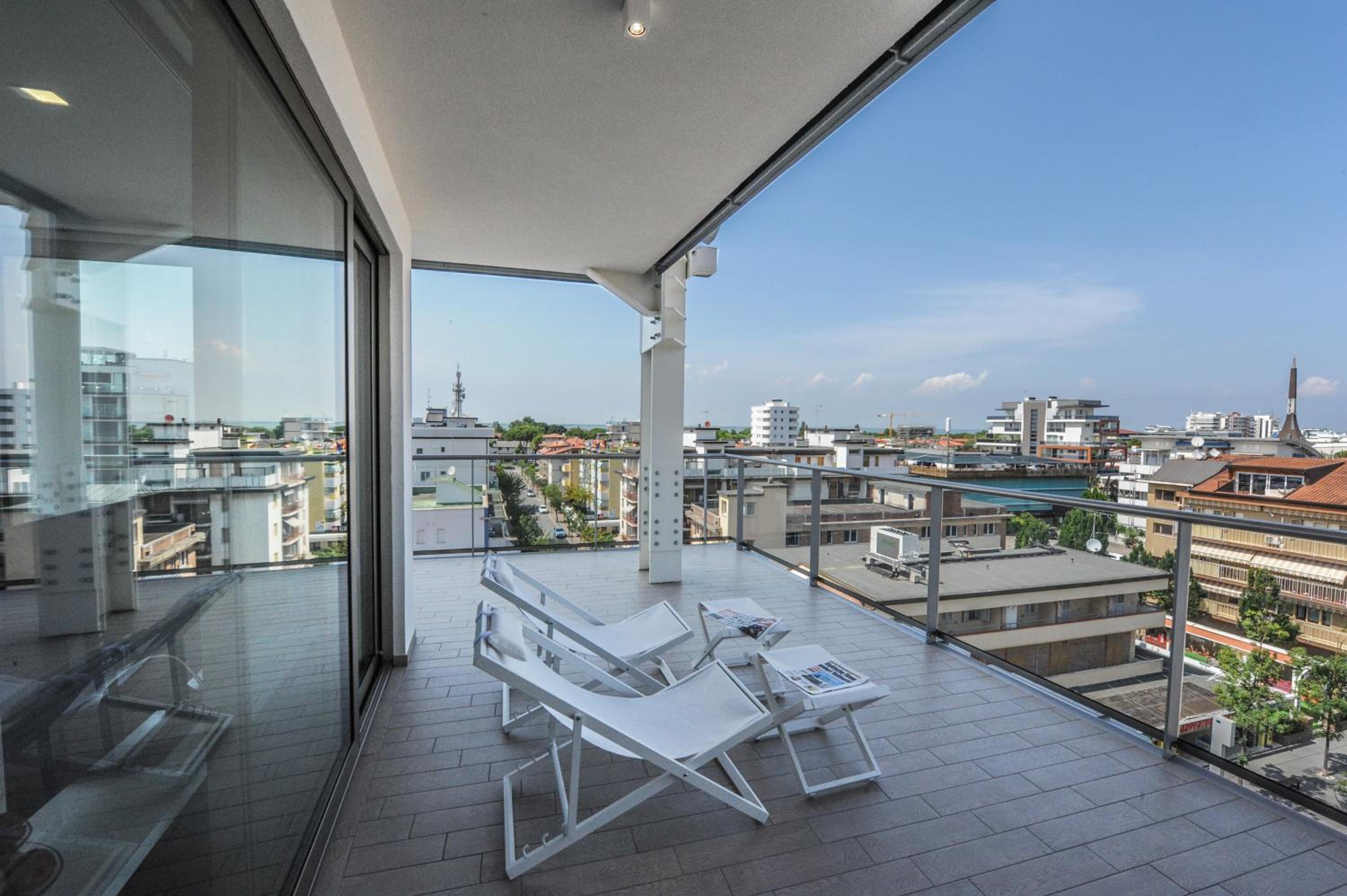 Junior Suite with Terrace and Beach Access