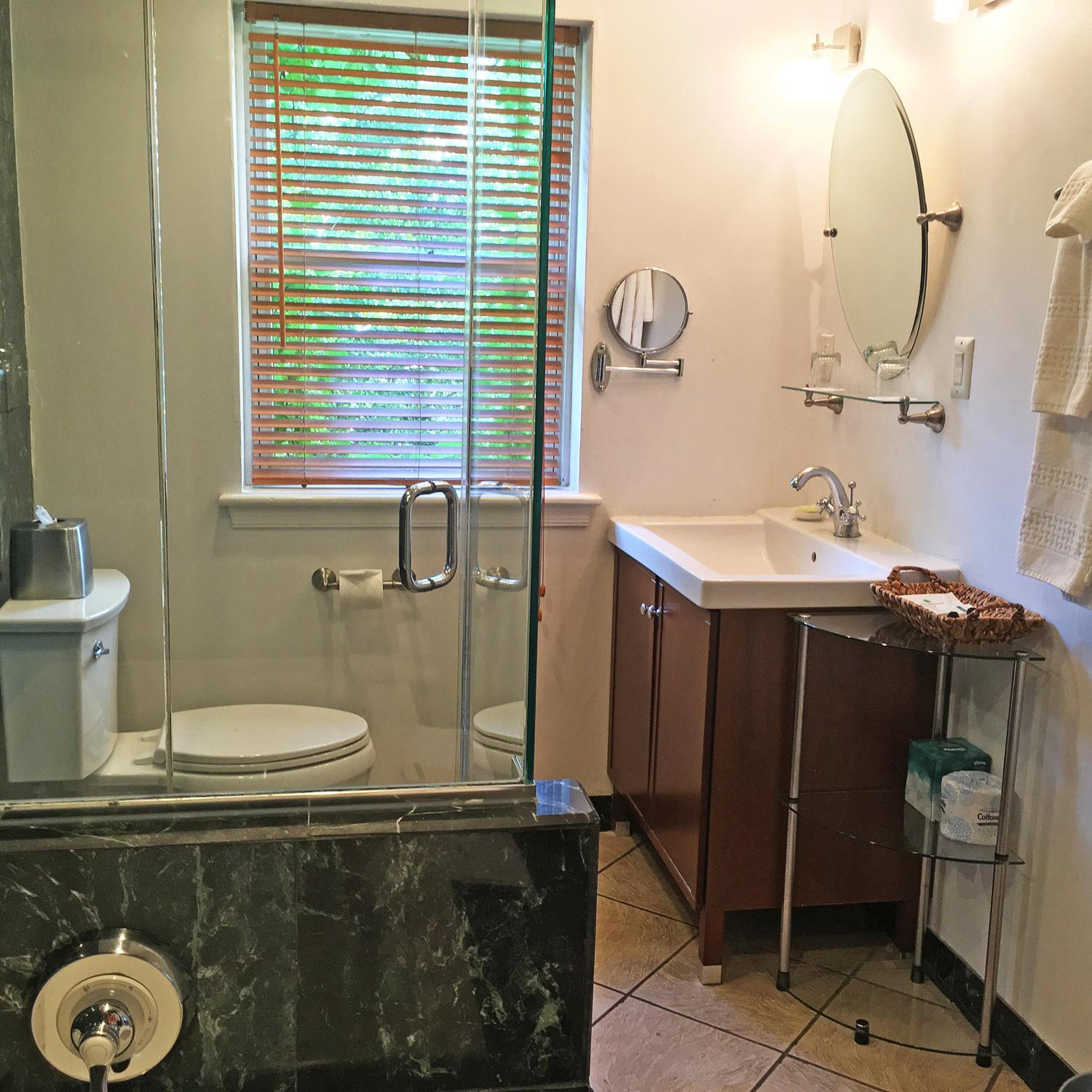 Apartment with Garden View