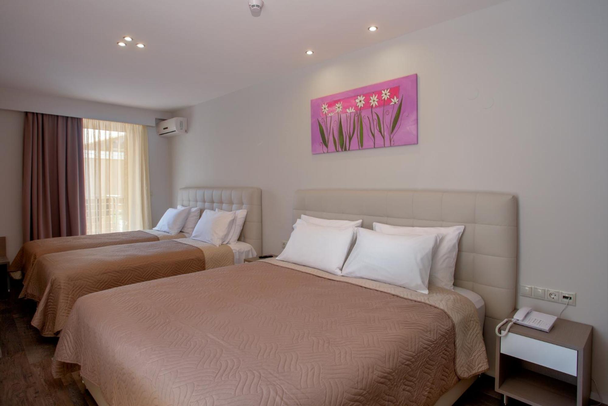 Deluxe Queen Room with Two Queen Beds