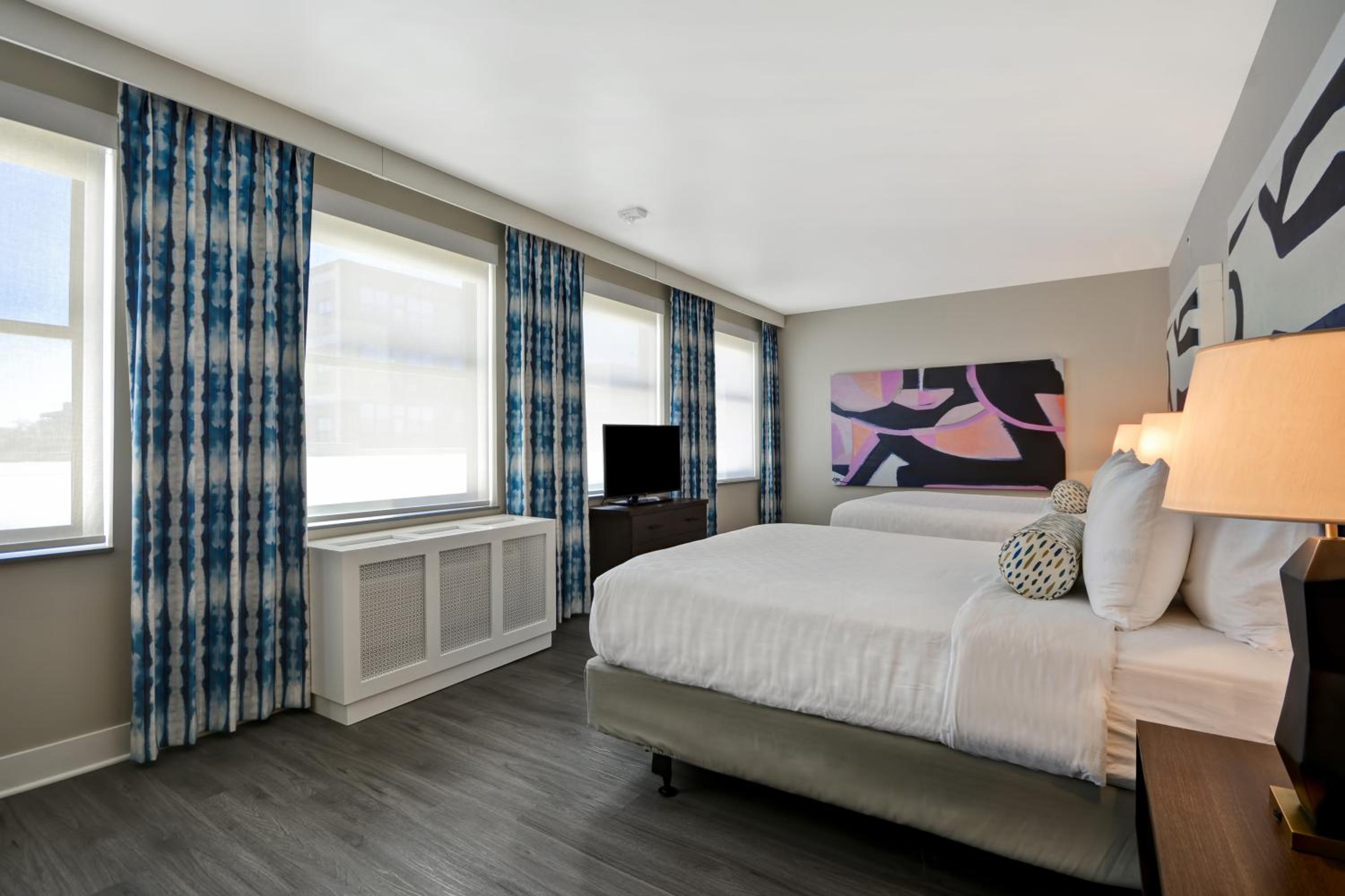 Queen Room with Two Queen Beds - Disability Access Hearing Accessible - Roll-In Shower