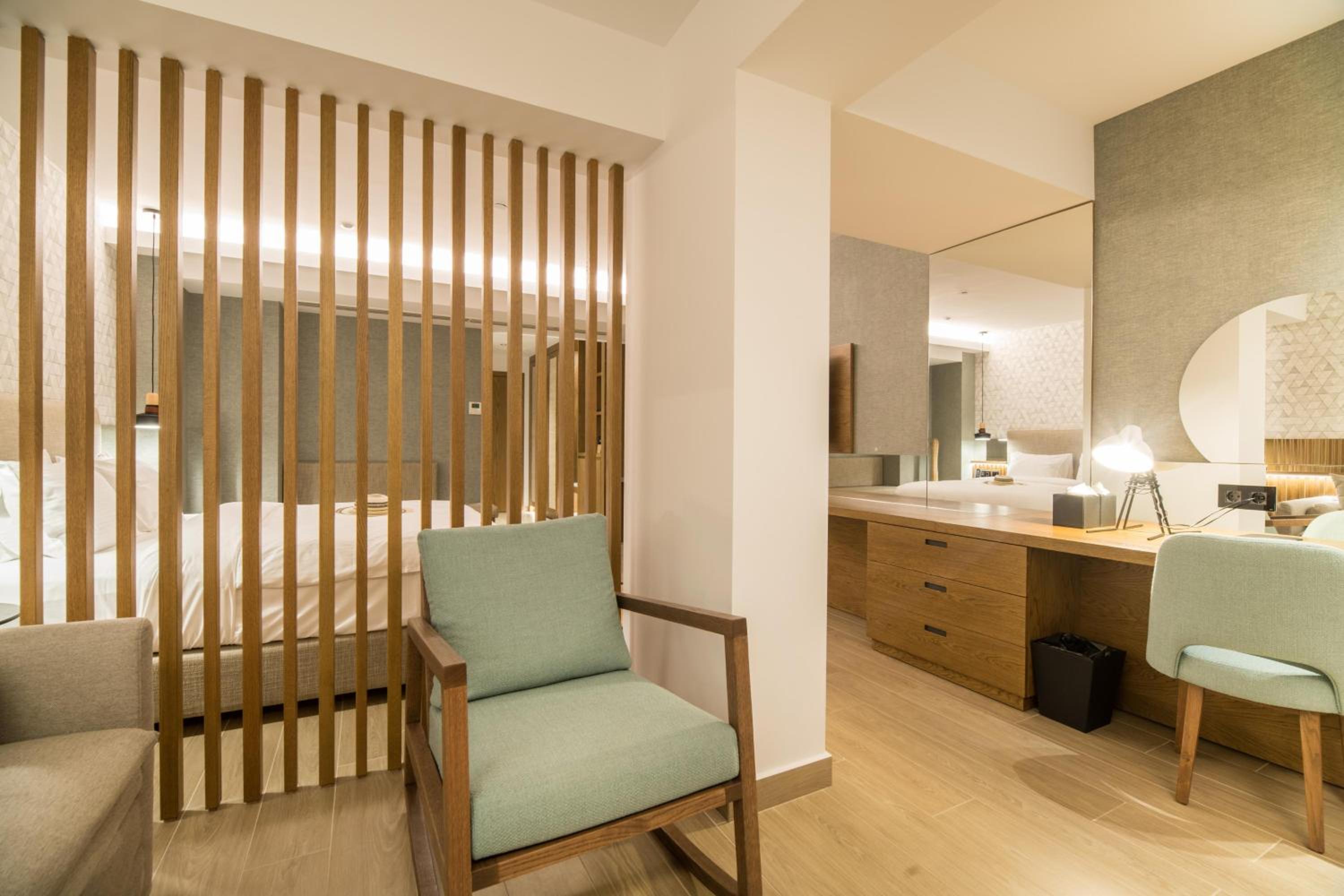 Azure Junior Suite Outdoor Hot Tub