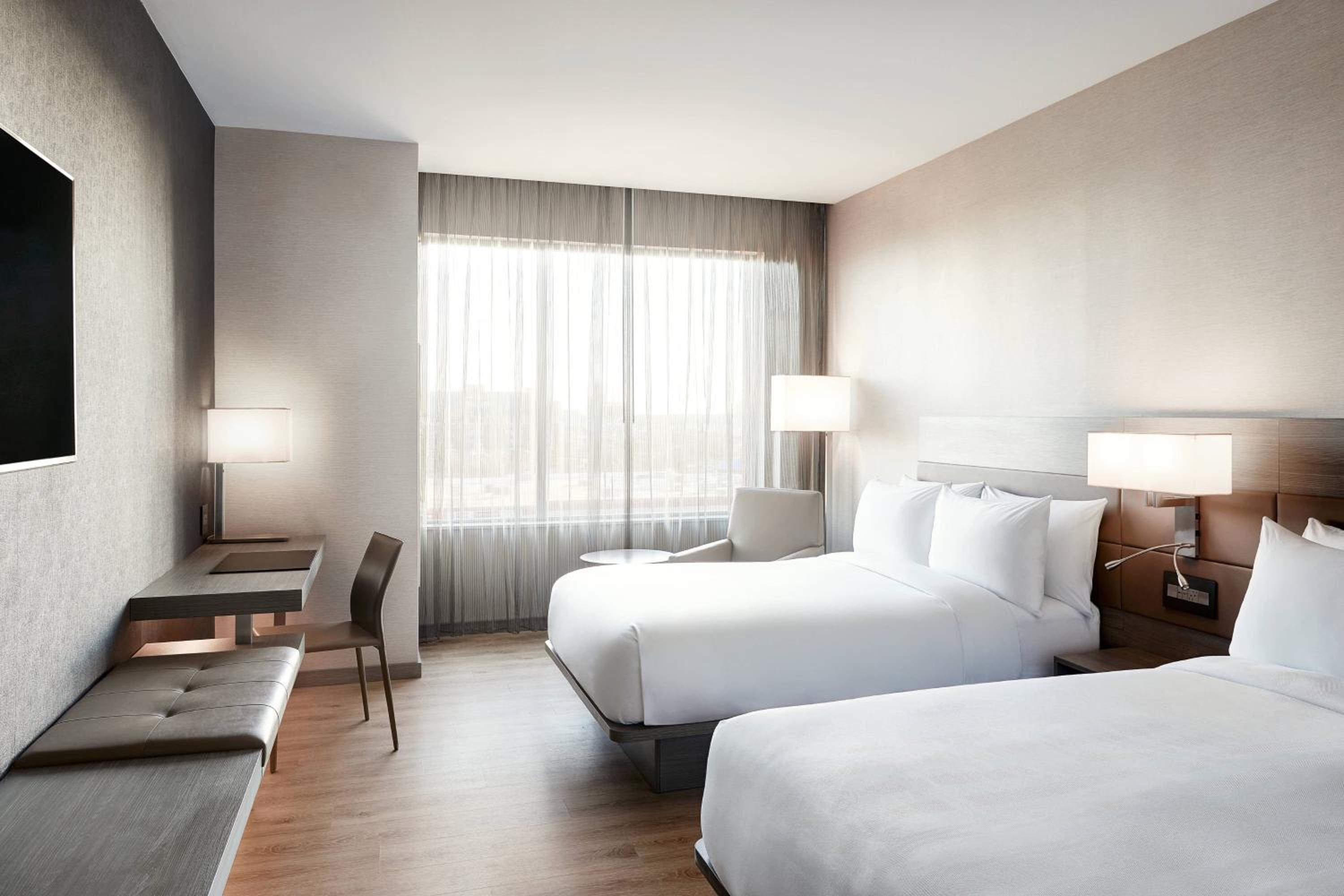 Double Room with Two Double Beds and Adapted Tub - Mobility Accessible