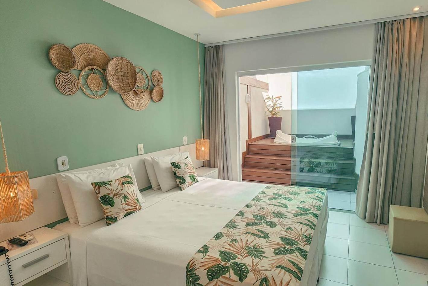 Queen Suite with Spa Bath