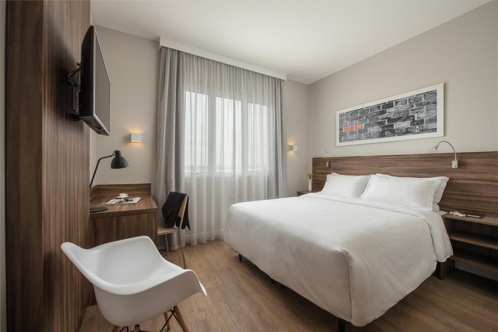 Standard Casal - 1 Cama Queen