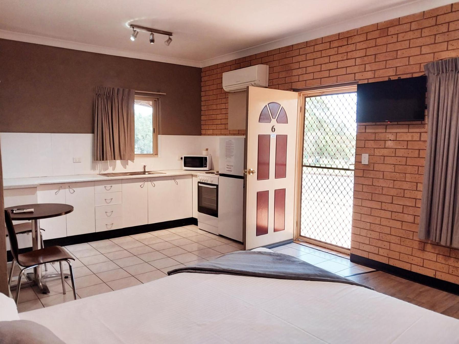 Queen Room - Pet Friendly